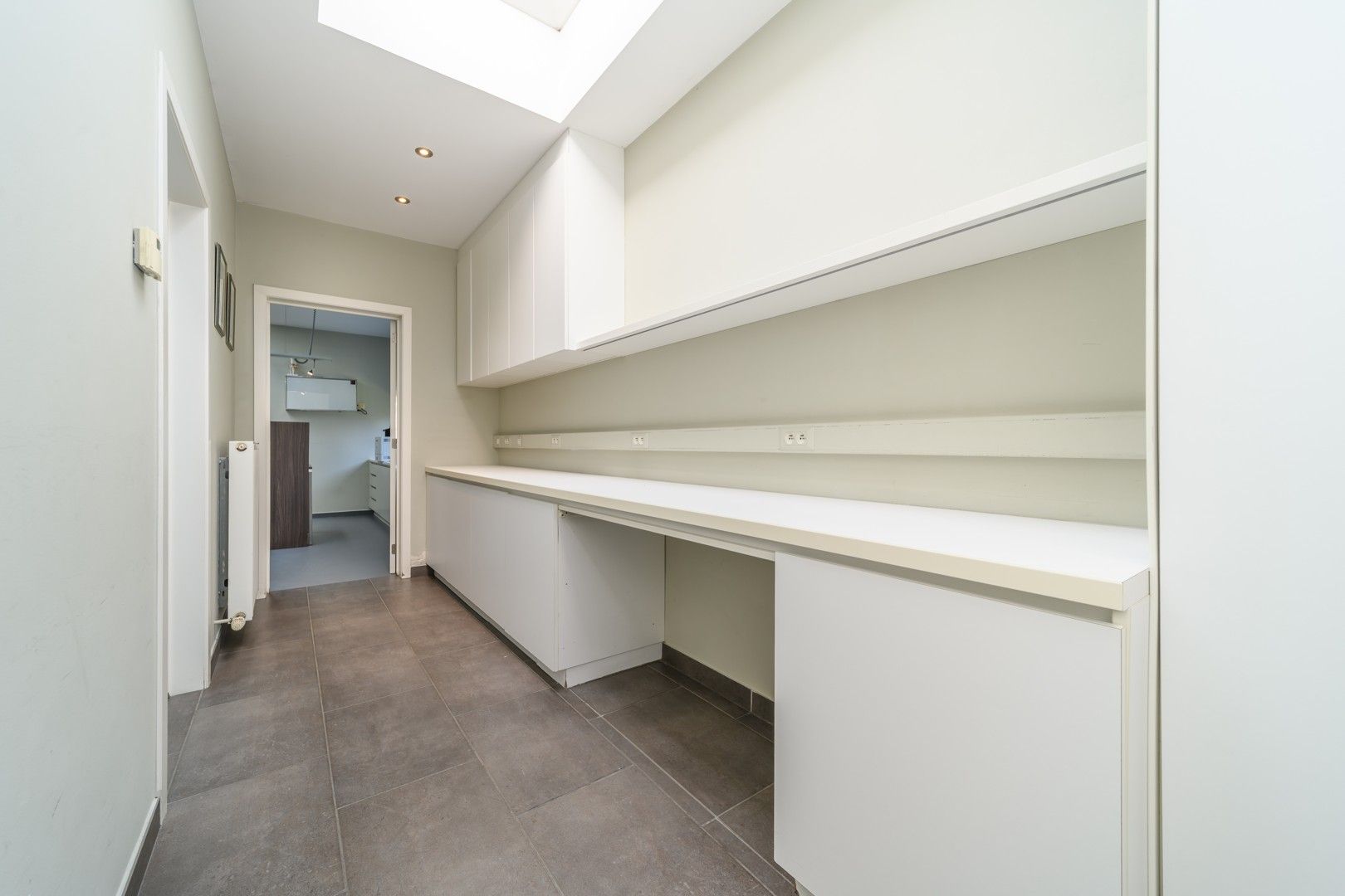 Zeer ruime en kwalitatief afgewerkte villa te Gijzegem foto 20