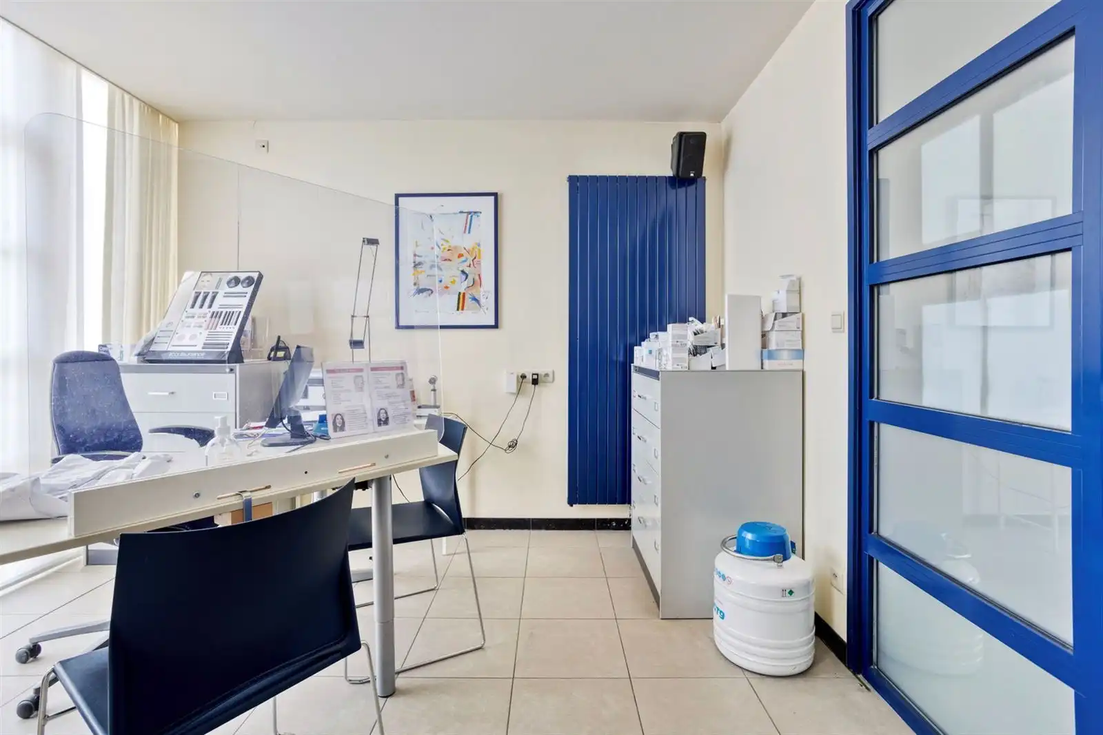 Praktijk (label B) met 4 staanplaatsen en ruim terras  foto 12