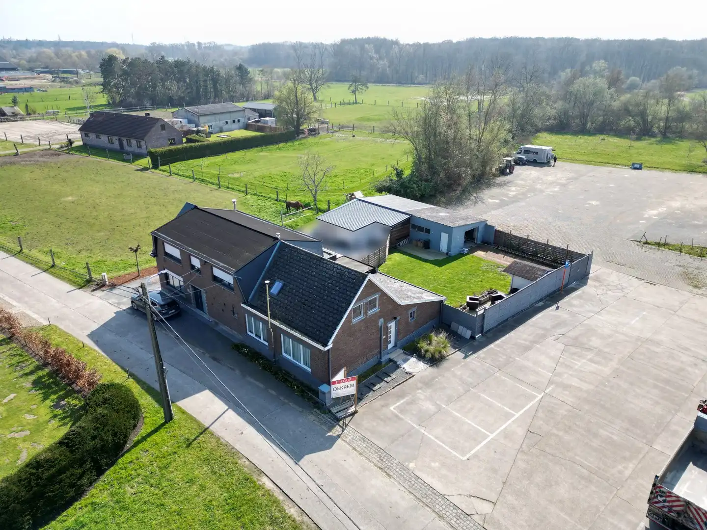 Hoofdfoto van de publicatie: Gerenoveerde halfopen woning in rustige, landelijke omgeving!