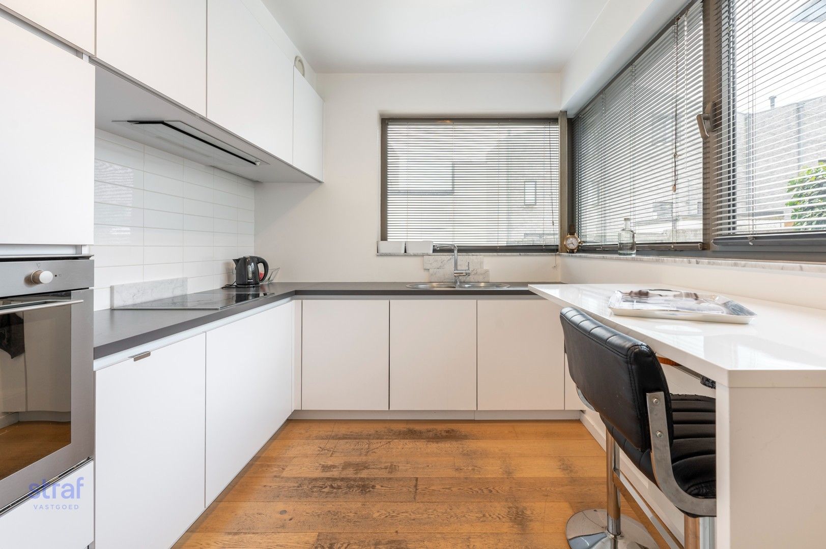 Recente woning met 5 slaapkamers en 2 badkamers foto 4