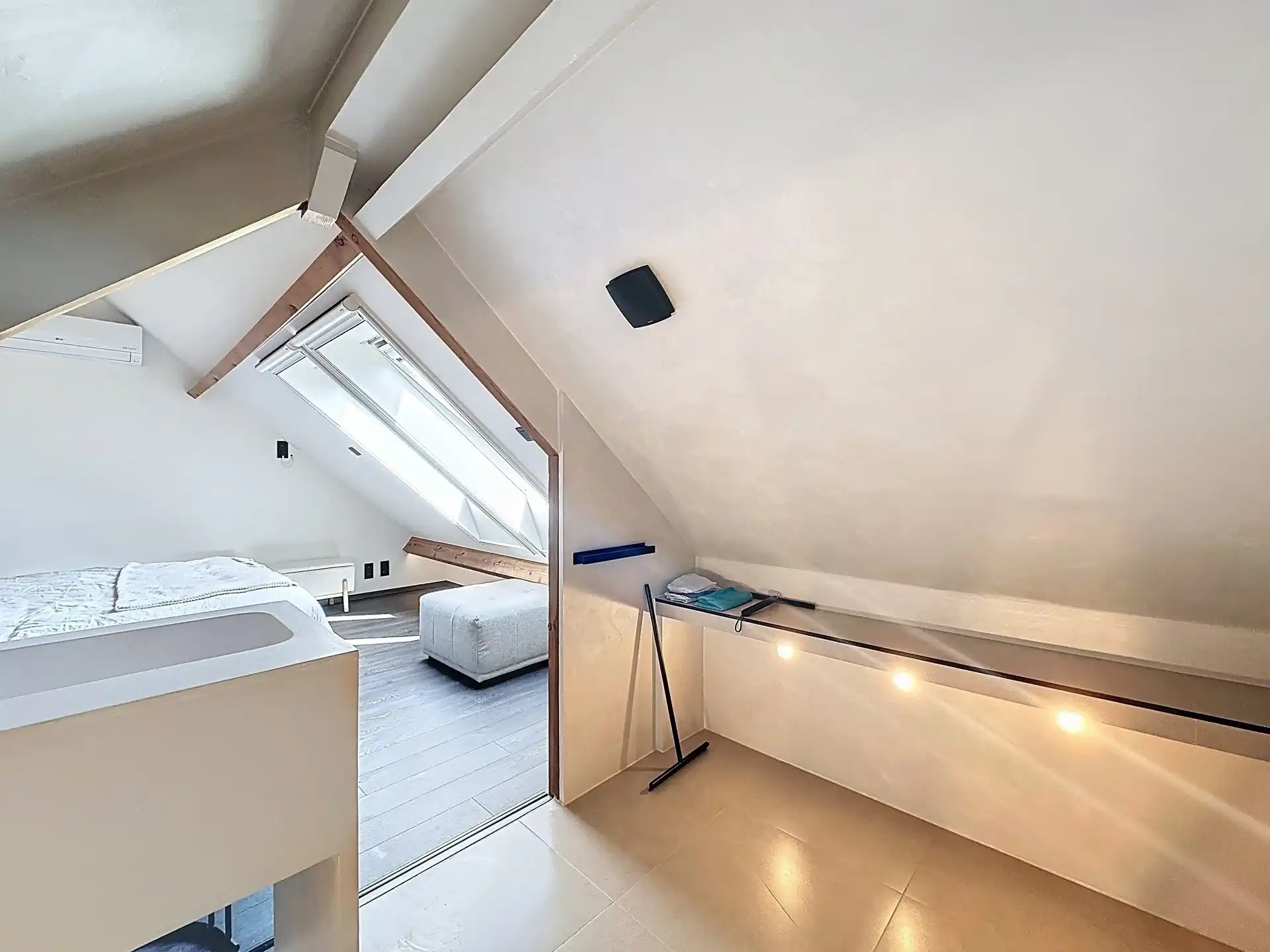 Ruime, luxueuze open bebouwing met 4 slaapkamers, 2 badkamers en garage op een perceel van 741m².  foto 29