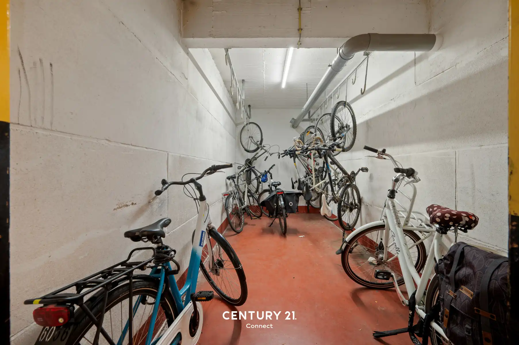 Parkstraat studio, terras, kelderberging en fietsenstalling foto 12