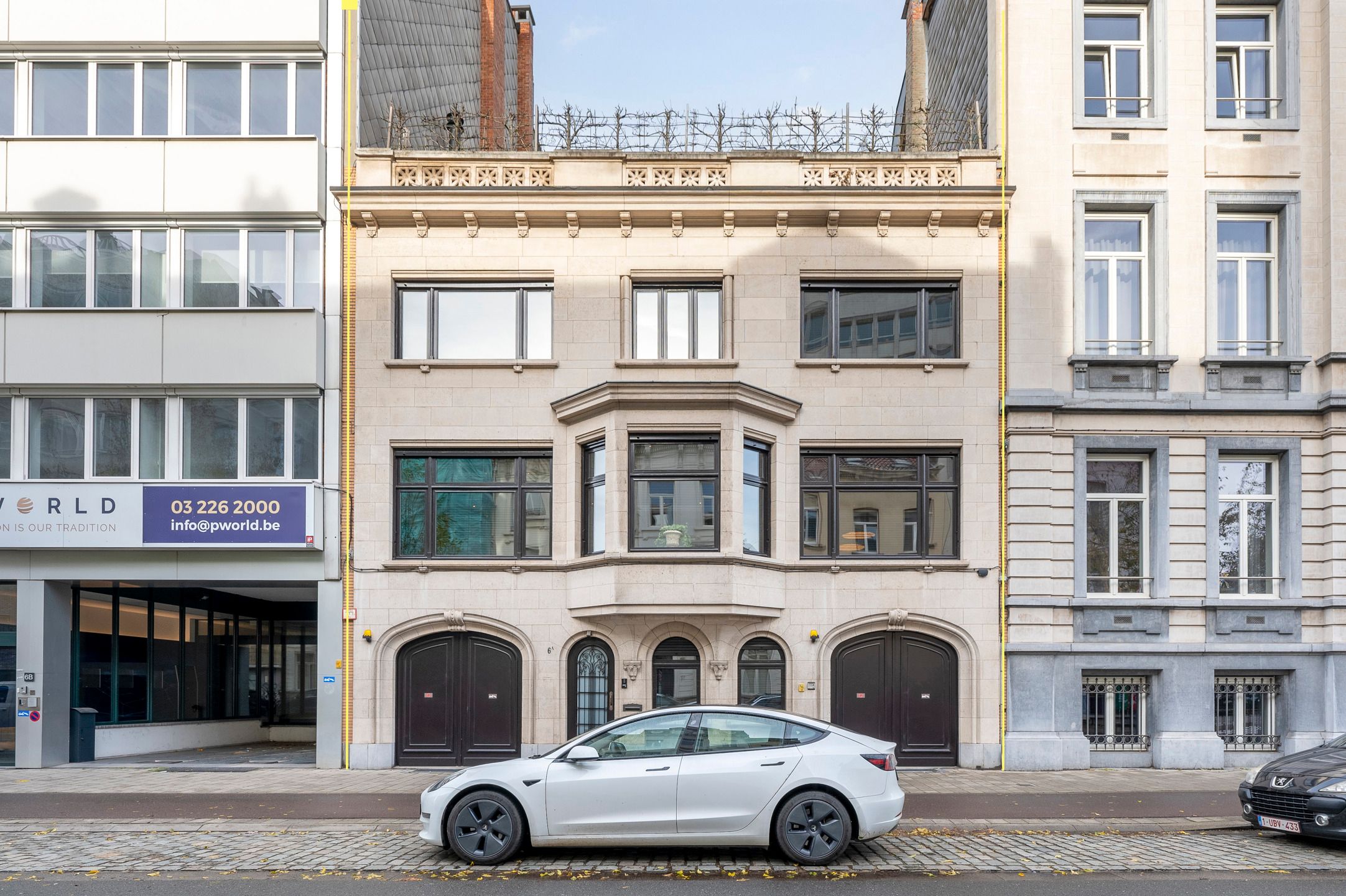 ANTWERPEN - Bijzonder herenhuis foto {{pictureIndex}}