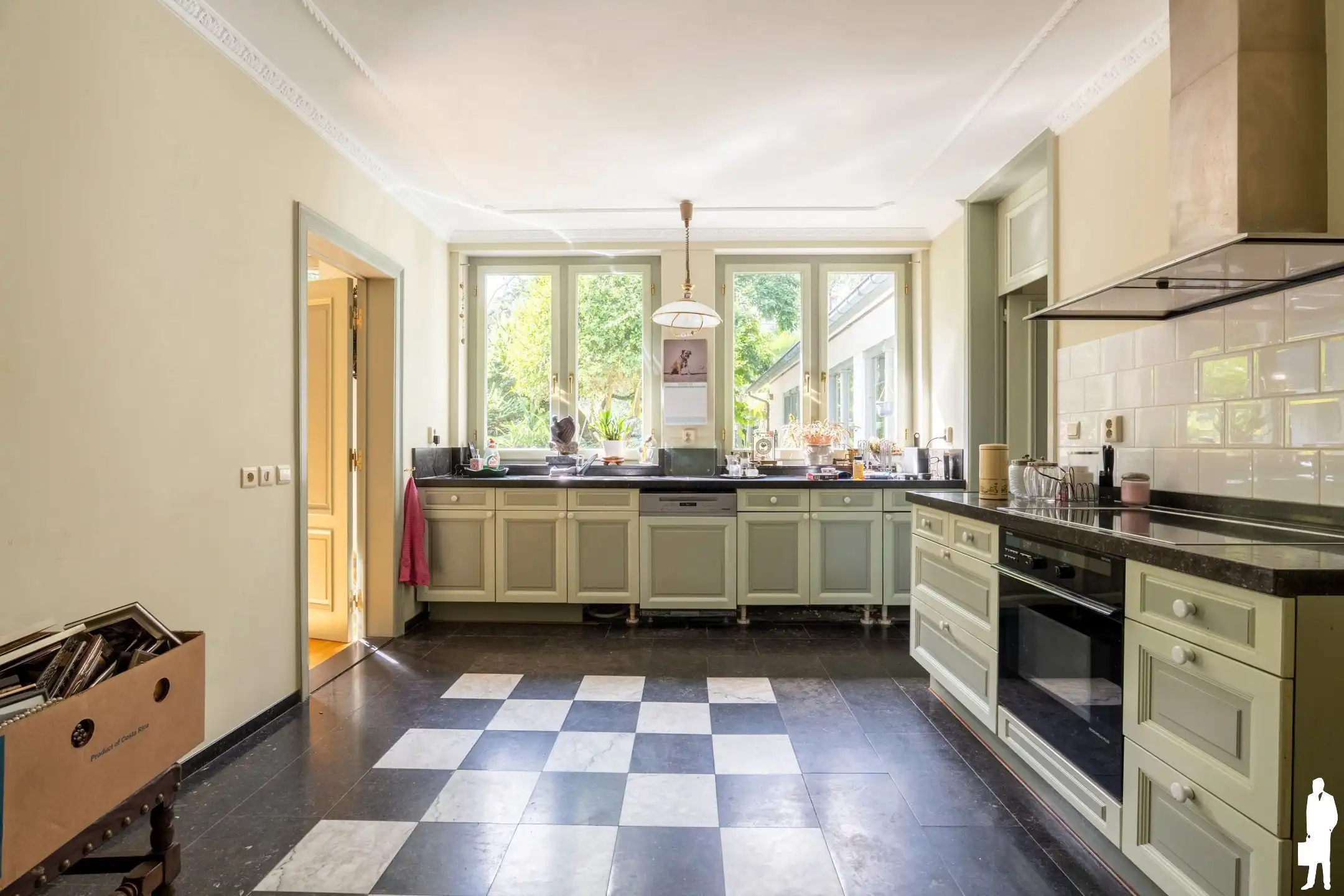 Renovatieproject op uitzonderlijk perceel van ca. 8.300 m² foto 14