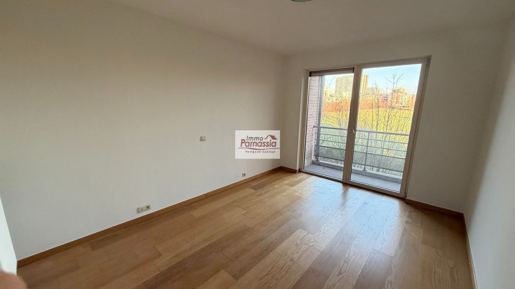Zeer aangenaam en centraal gelegen 3 slaapkamer appartement  foto 30