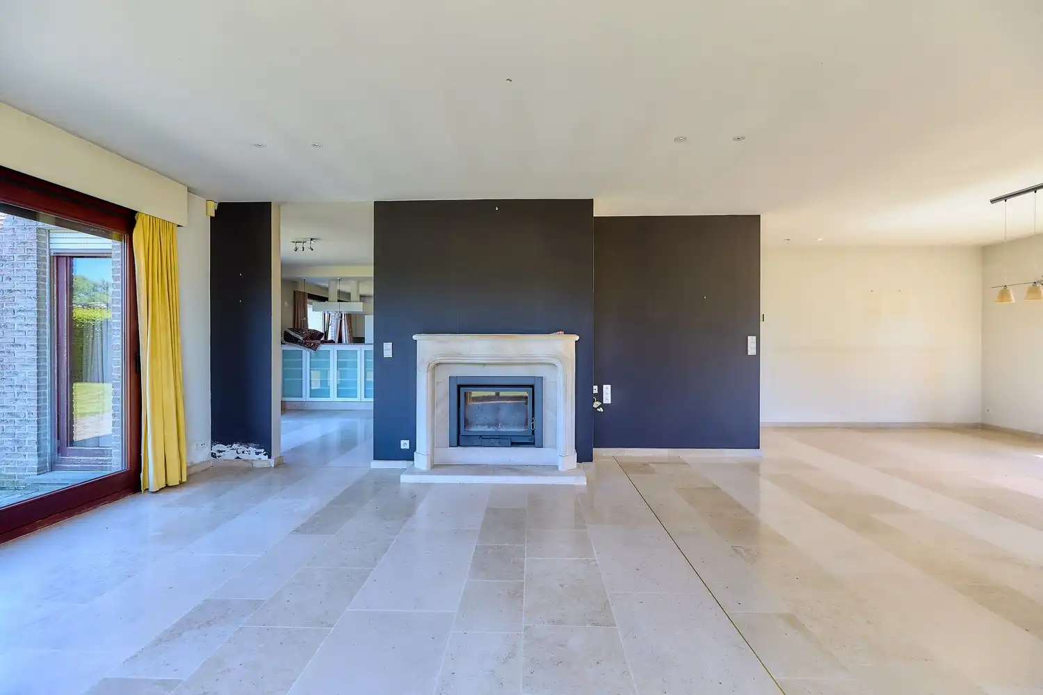 Ruime en degelijk gebouwde villa op groen perceel van 1318m² met zicht op de velden foto 3