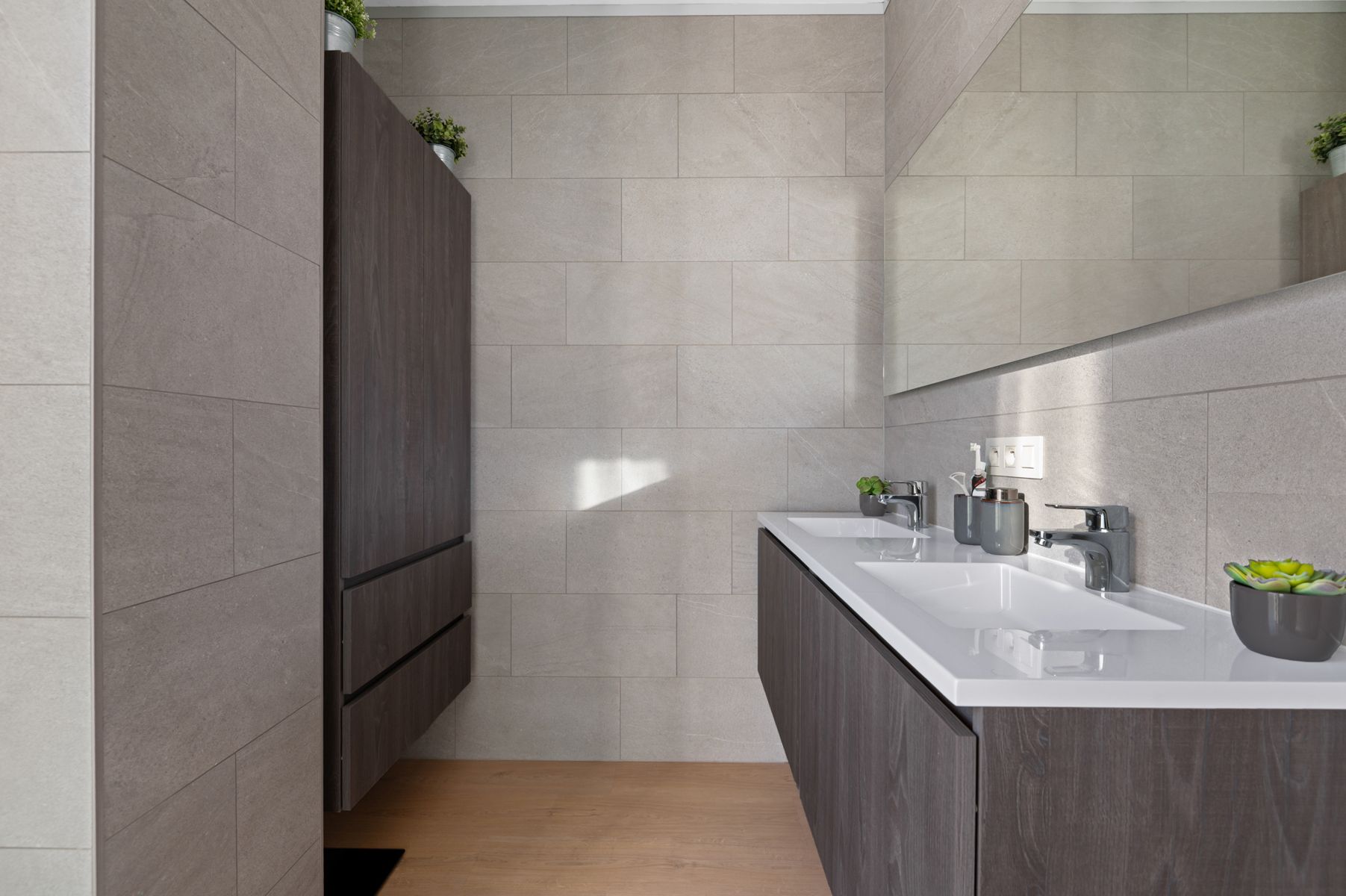 Modern appartement met terras, berging en parking foto 10