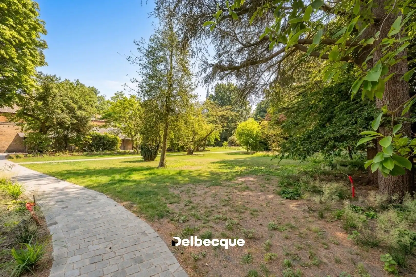 Uniek vernieuwbouwproject met riante tuin in hartje Brugge foto 6