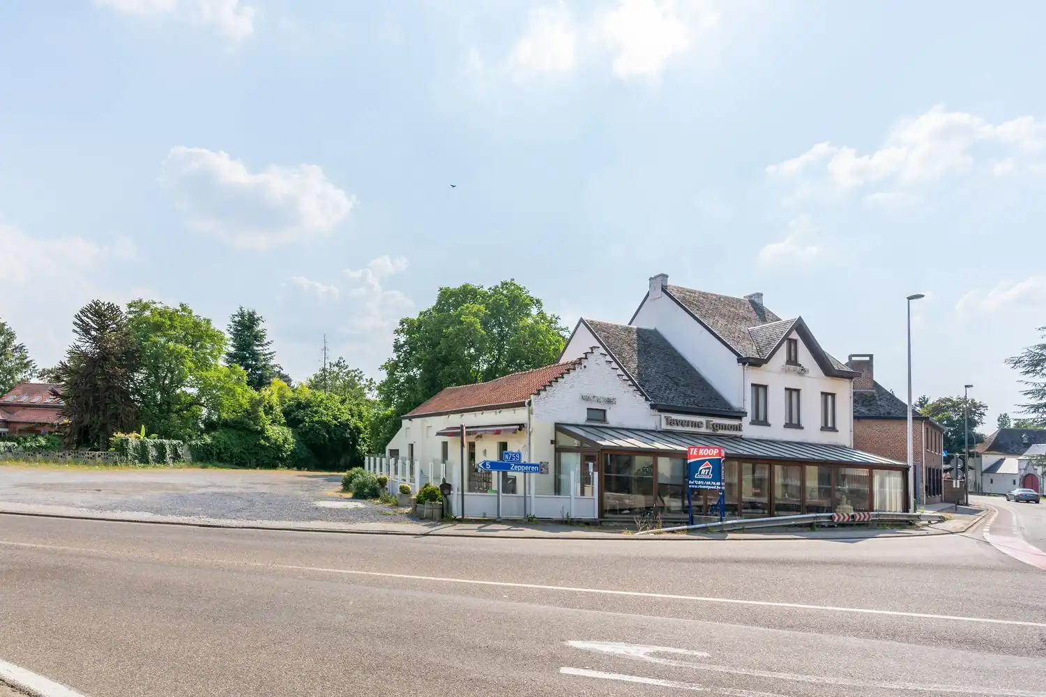 Zeer gunstig gelegen handelshuis op een ruim perceel grond foto 24