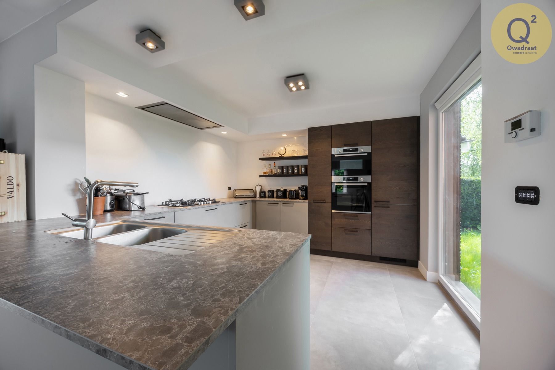 Ruime vernieuwde woning met 4 slpks en grote tuin foto 7