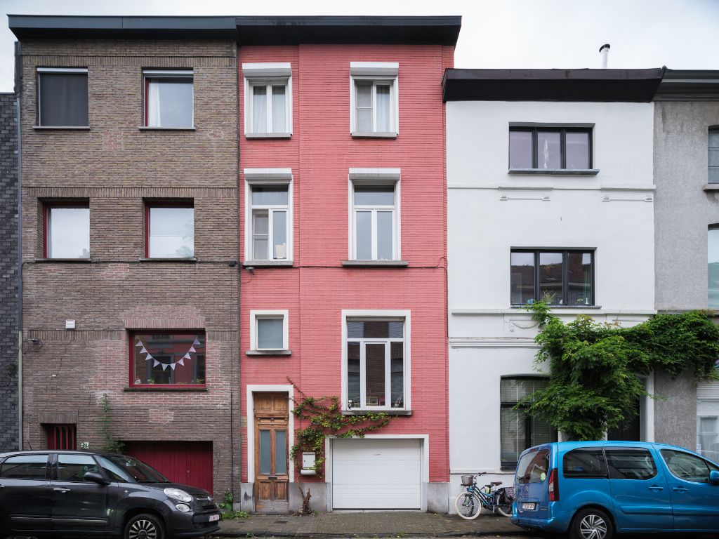 Karaktervolle burgerwoning met hedendaagse architecturale ruimtelijkheid met 3 slaapkamers, stadstuin en garage. foto 23