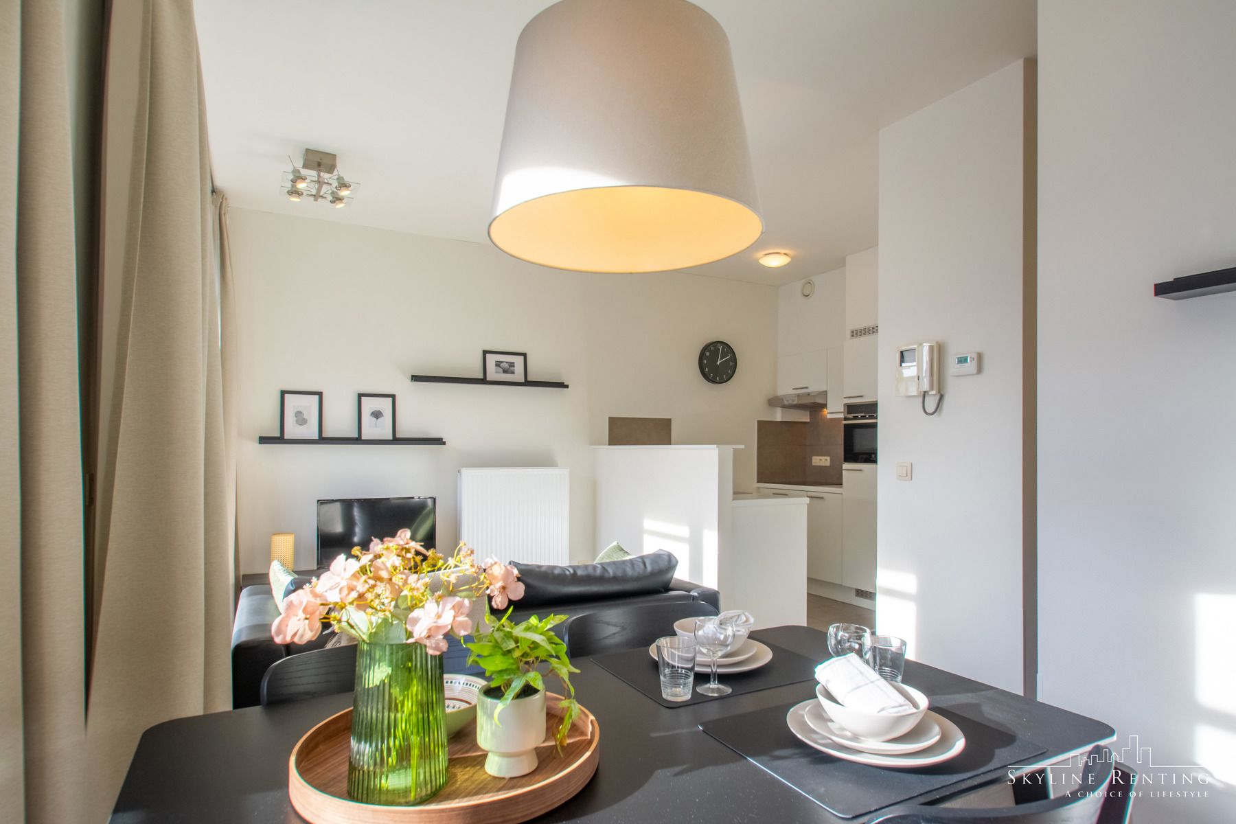 Gemeubelde Studio met slaapkamer-hoek van ±51m² foto 2