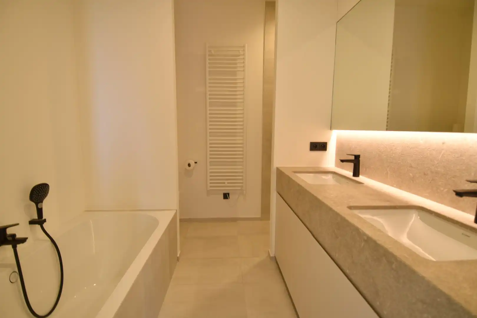 Wonen aan de Broeltorens in een luxe appartement foto 18