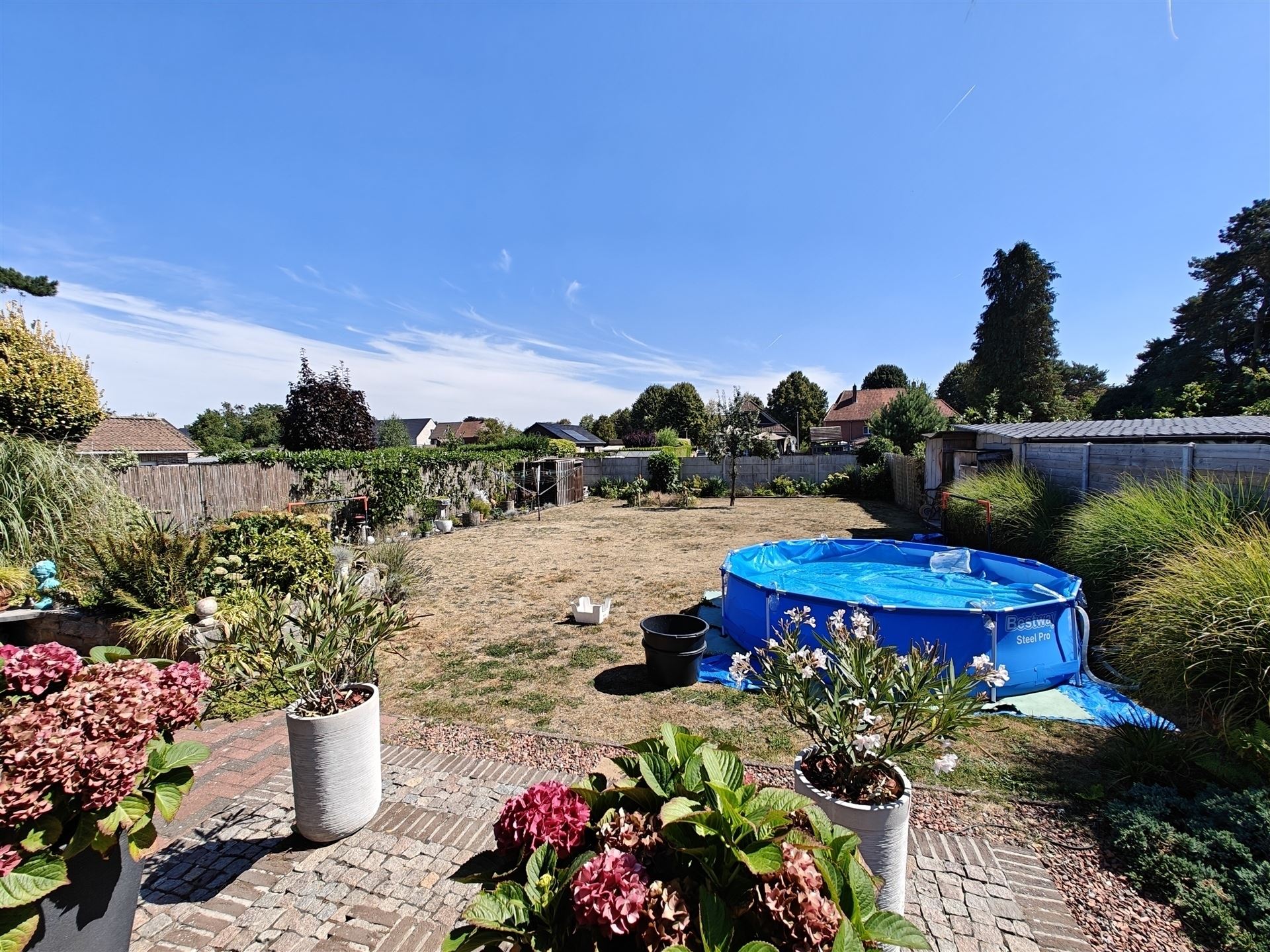 Vrijstaande bungalow woning met 3 slaapkamers en inpandige garage  foto 26