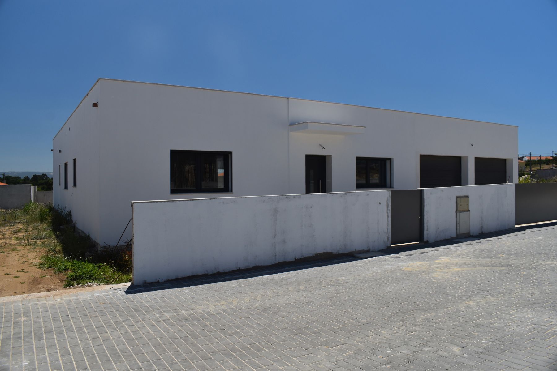 Vrijstaande gelijkvloerse nieuwbouw villa. foto 2