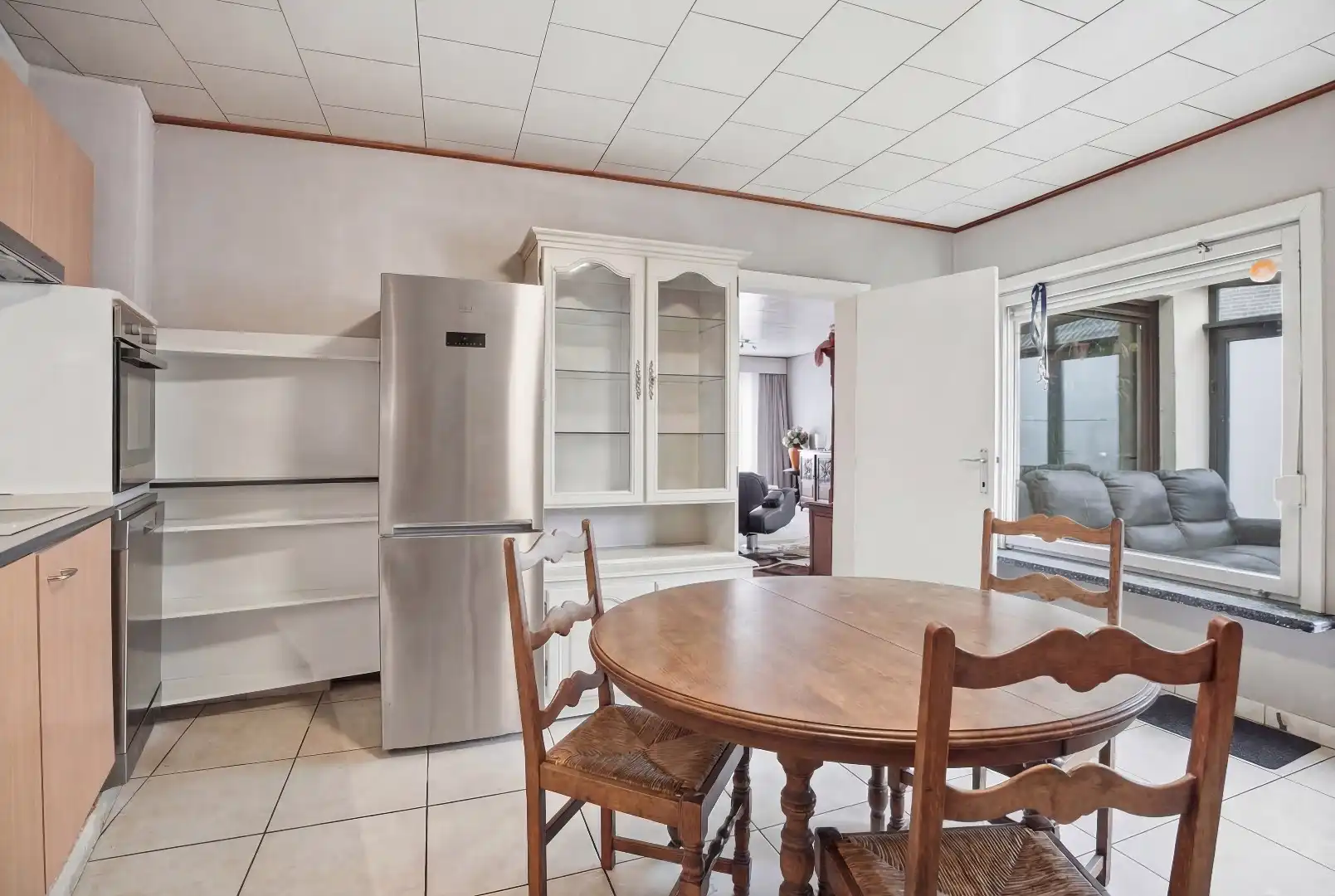 Rustig gelegen, alleenstaande woning op ruim perceel van 2210 m² foto 6