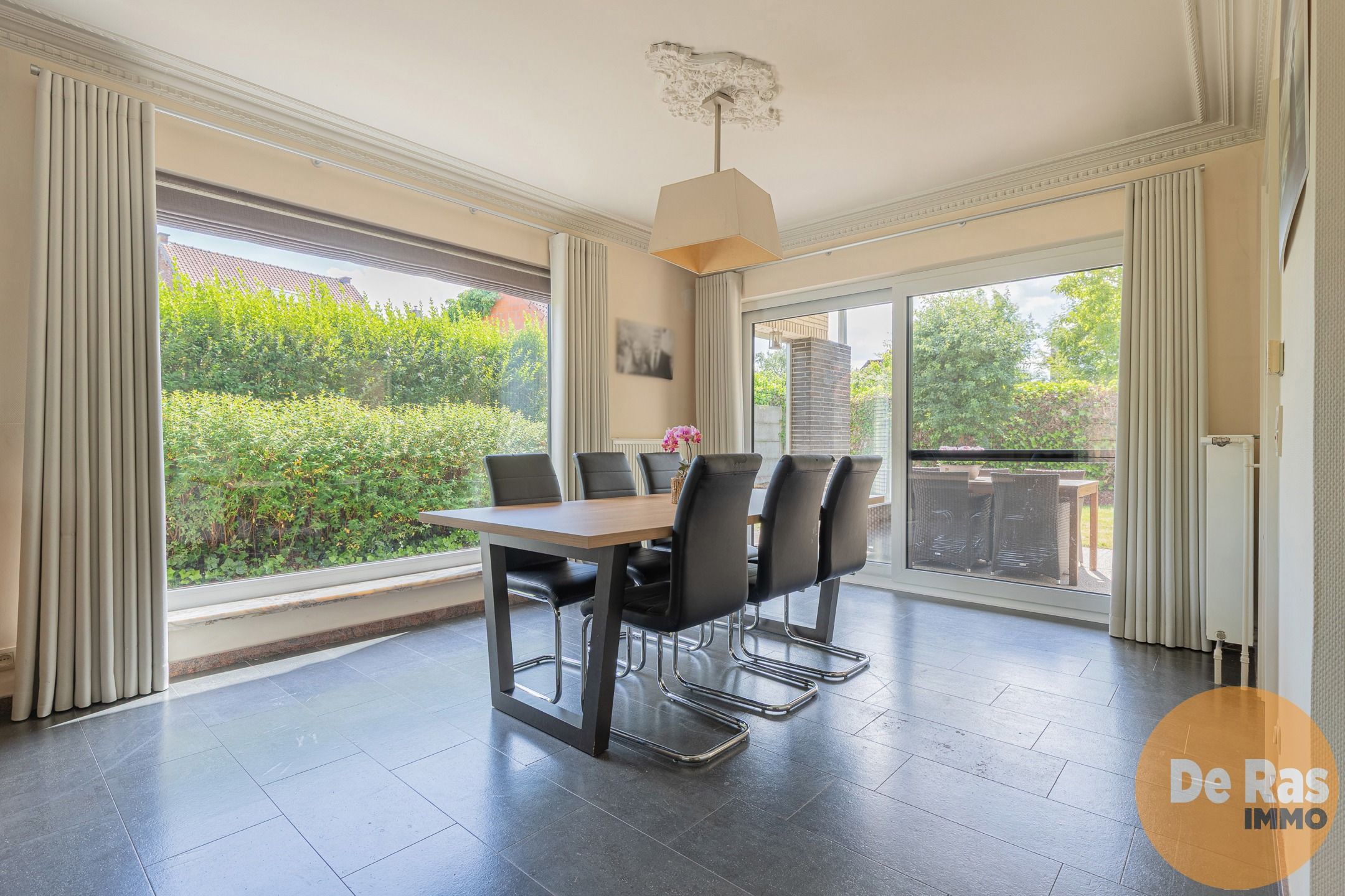 GEZINSWONING MET 4 SLAAPKAMERS EN TUIN foto 2