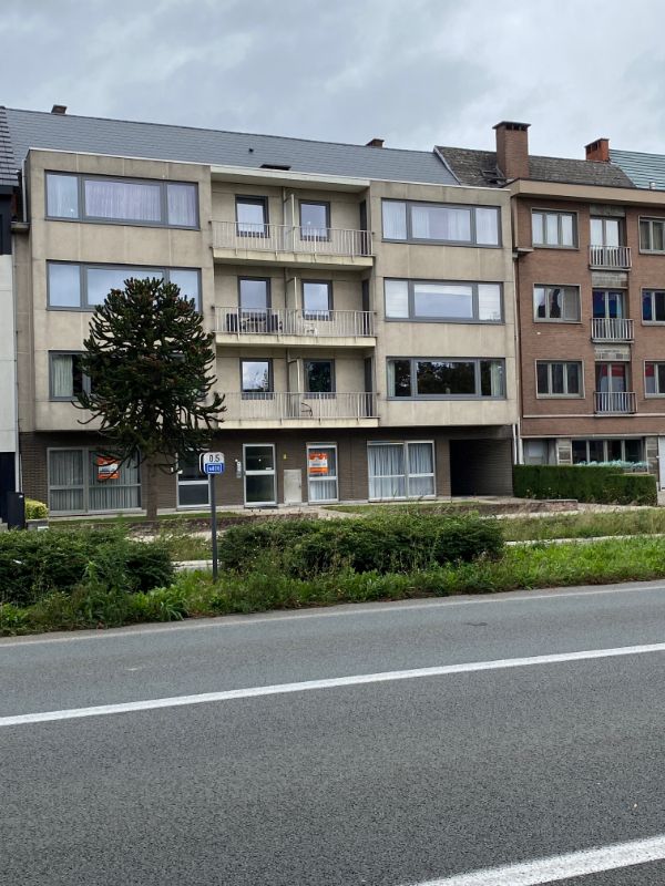 Gezellig gelijkvloers appartement met 2 slaapkamers en ingerichte dressing foto 2