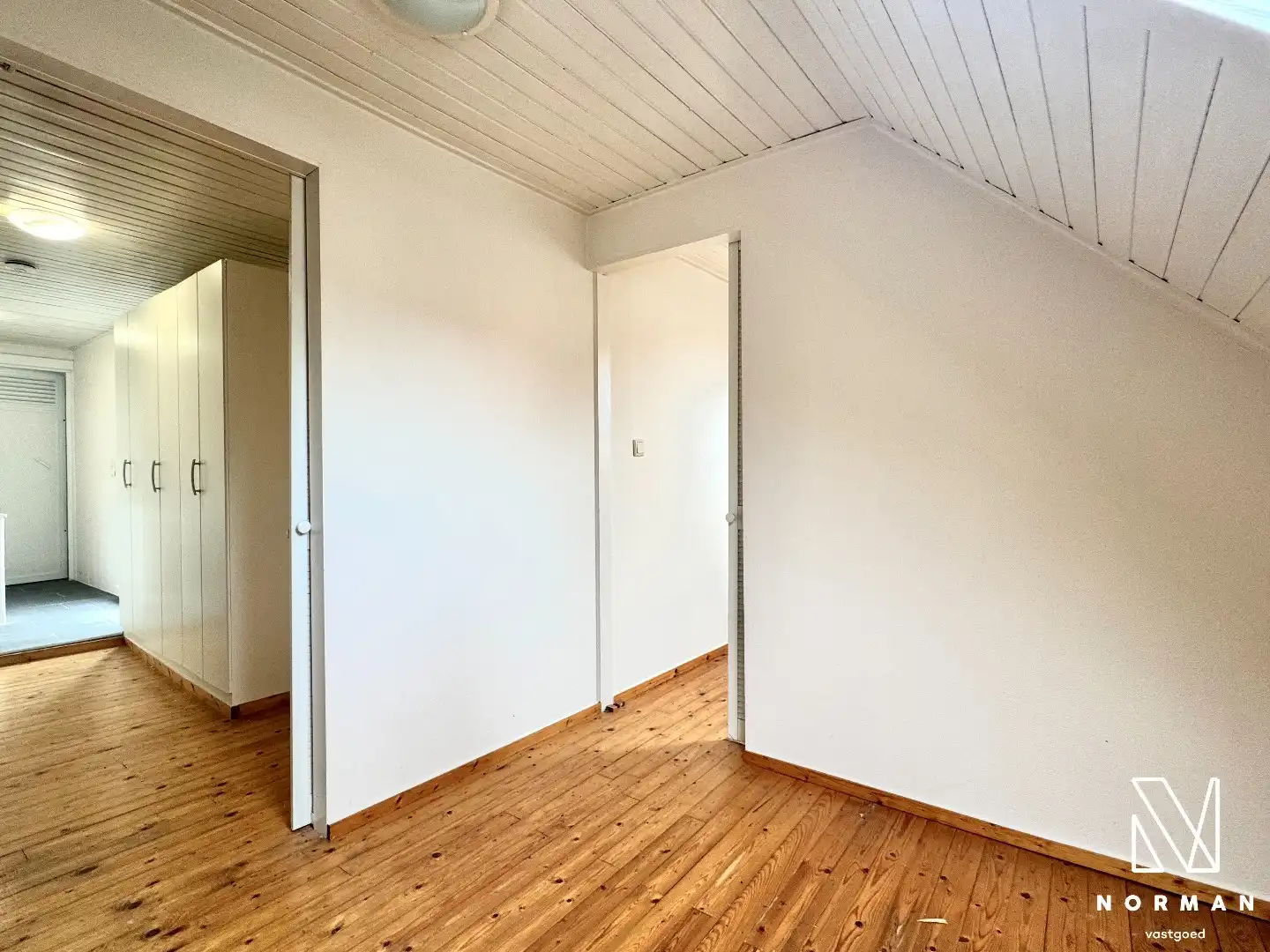 Woning met 2 slaapkamers en terras in Harelbeke te huur! foto 13