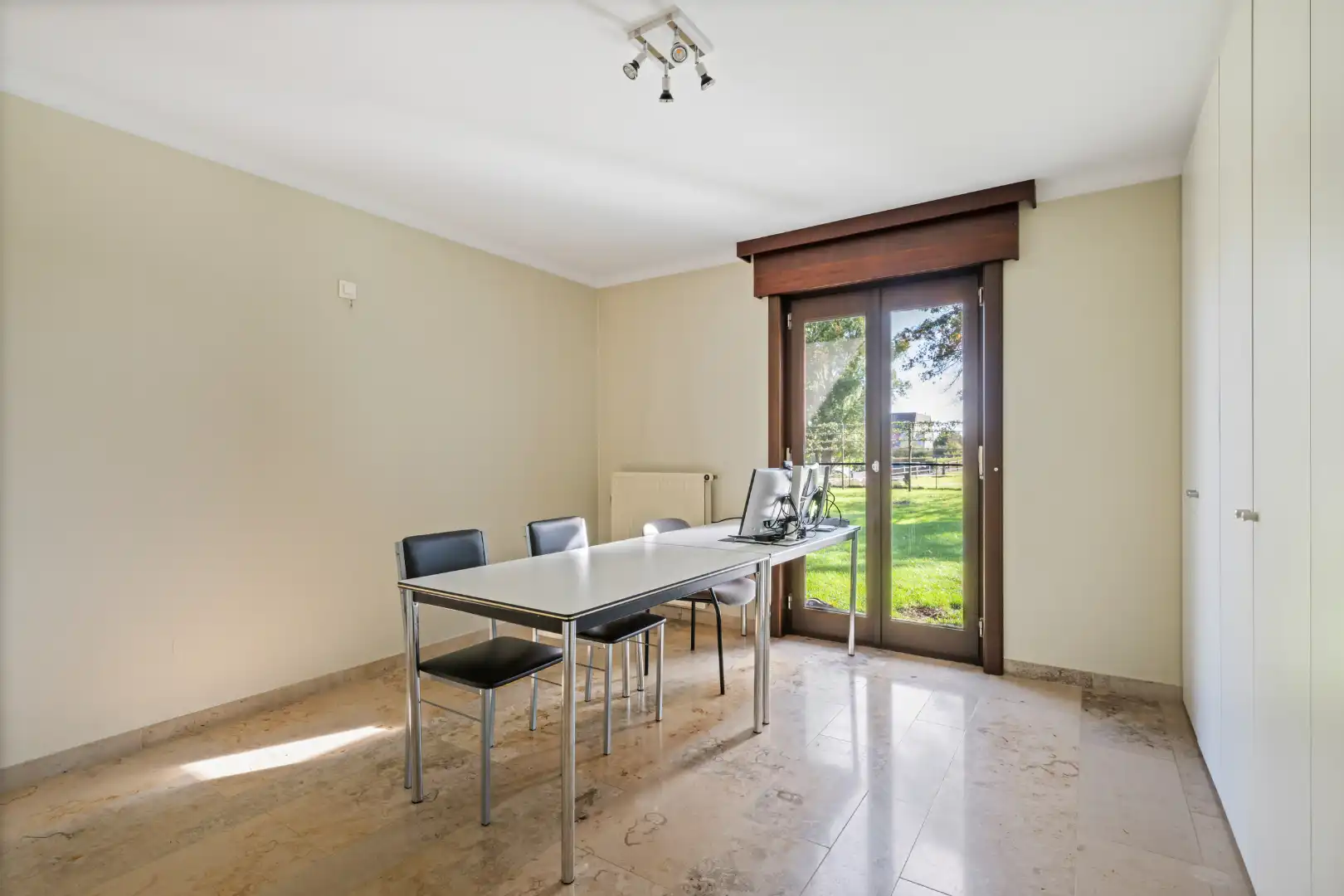 Ruime instapklare open woning met 6 slaapkamers, zuidgerichte tuin en landelijk verzicht in Dadizele foto 8