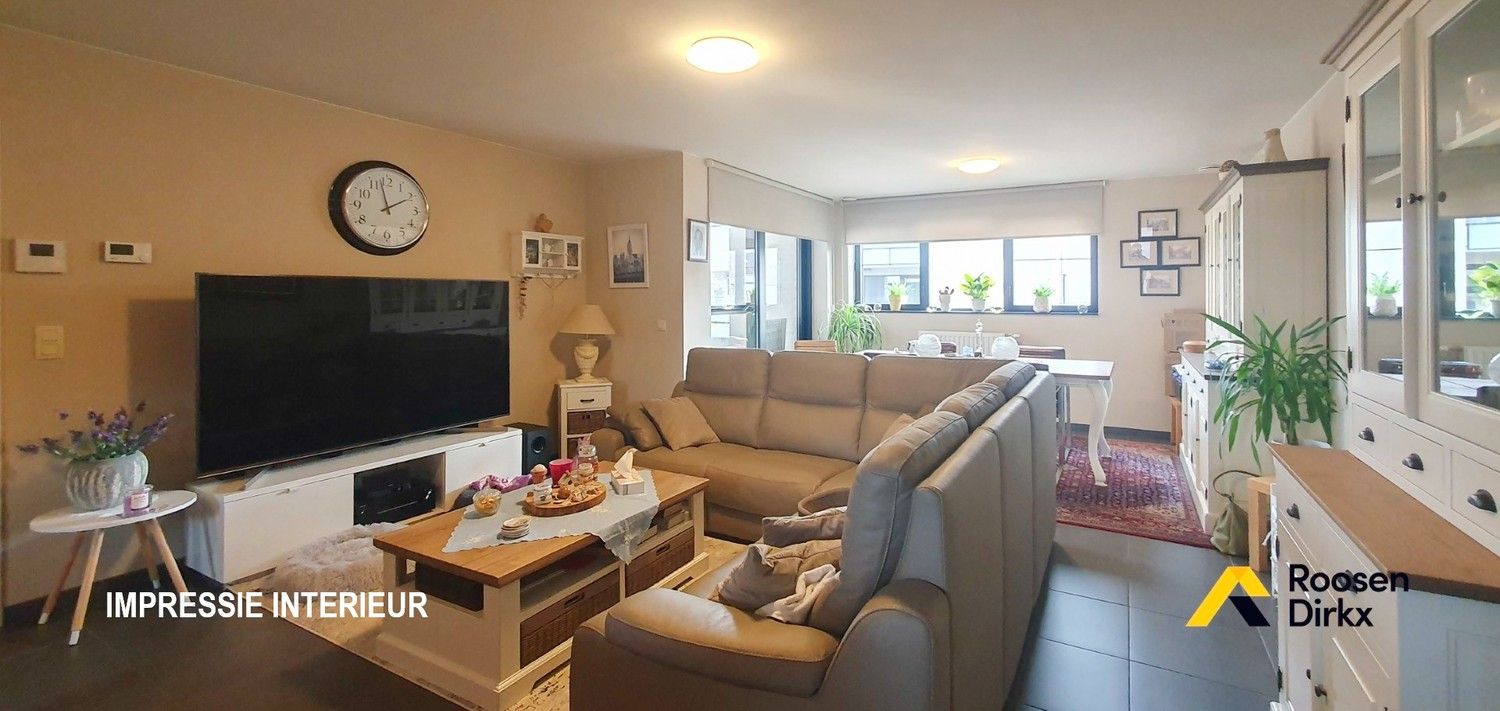 Ruim en kwalitatief appartement met 2 sk's, groot terras, parkeerplaats, berging. foto 8