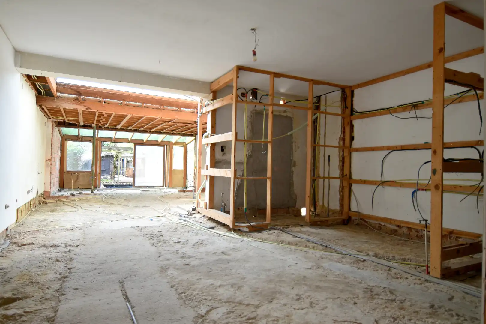 Te renoveren gezinswoning met 3 slaapkamers in een toffe buurt te Roeselare foto 3