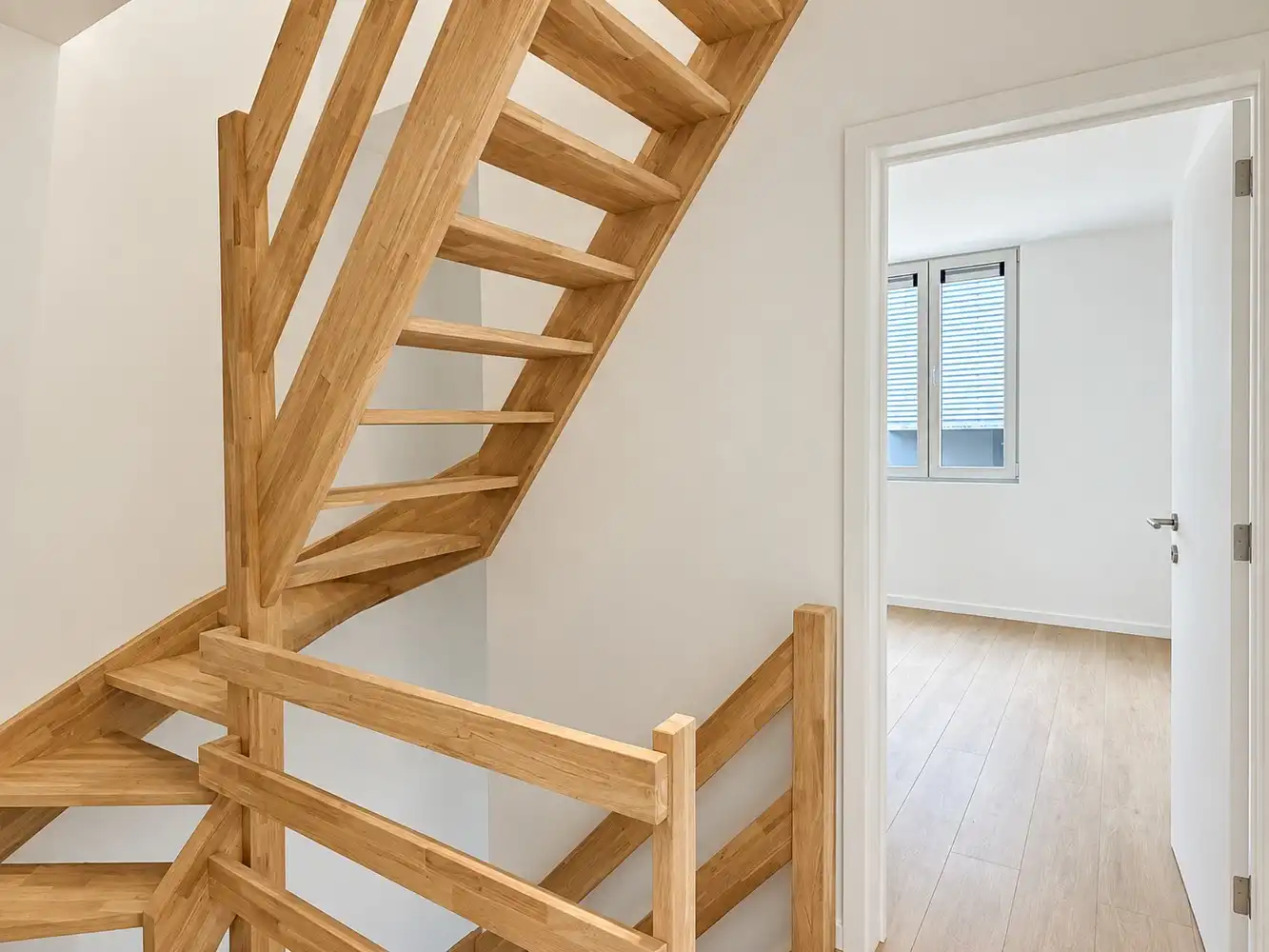 Vernieuwbouwwoning met 3 slaapkamers en koer foto 9