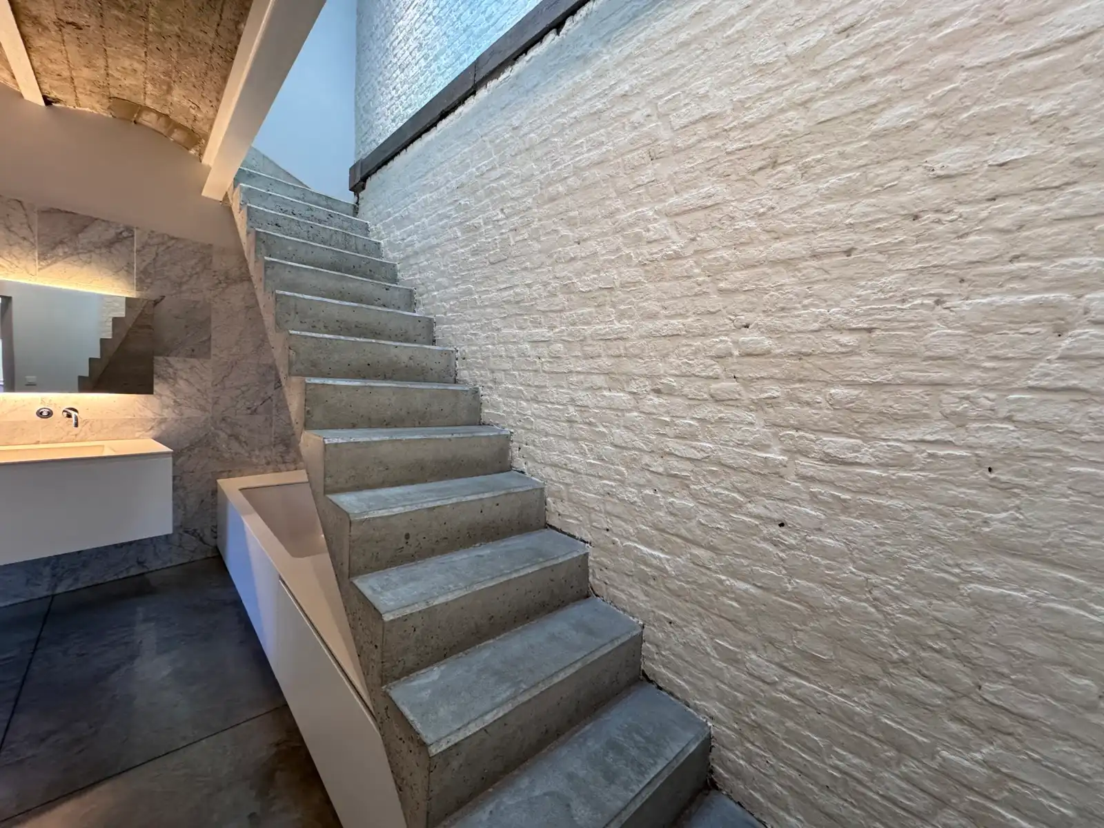 't Zuid - Prachtig en uniek herenhuis/triplex met terras foto 19