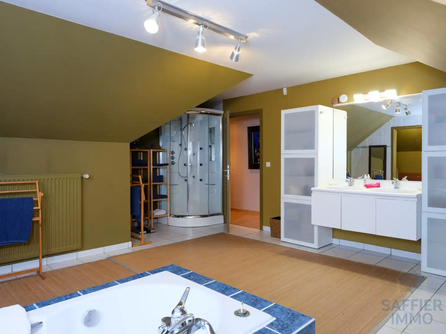 Ruim woning met uitbreidingsmogelijkheden foto 28