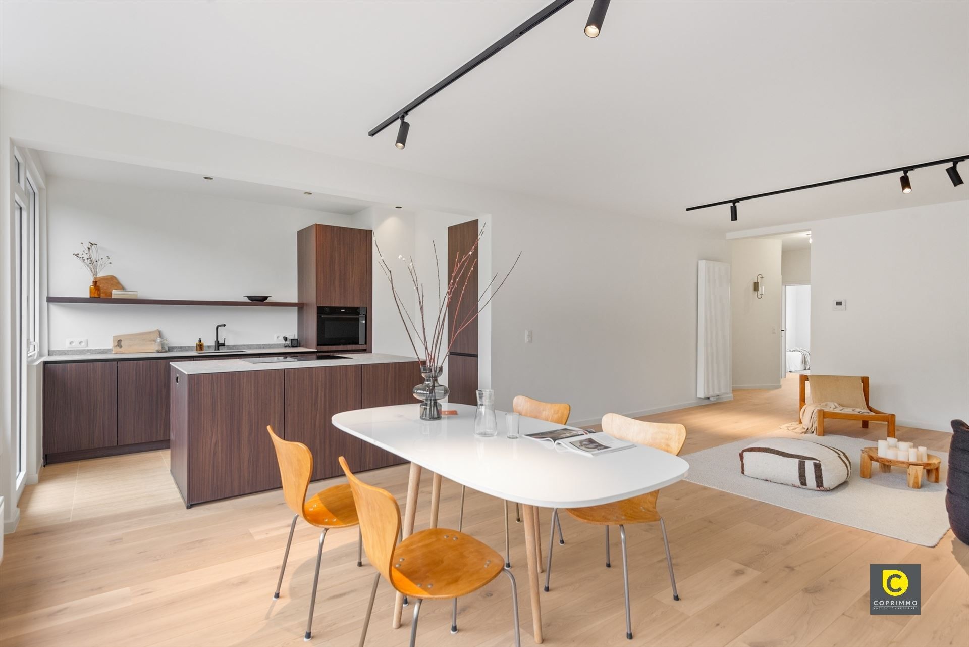 Gerenoveerde parel met 3 slaapkamers op toplocatie! foto {{pictureIndex}}