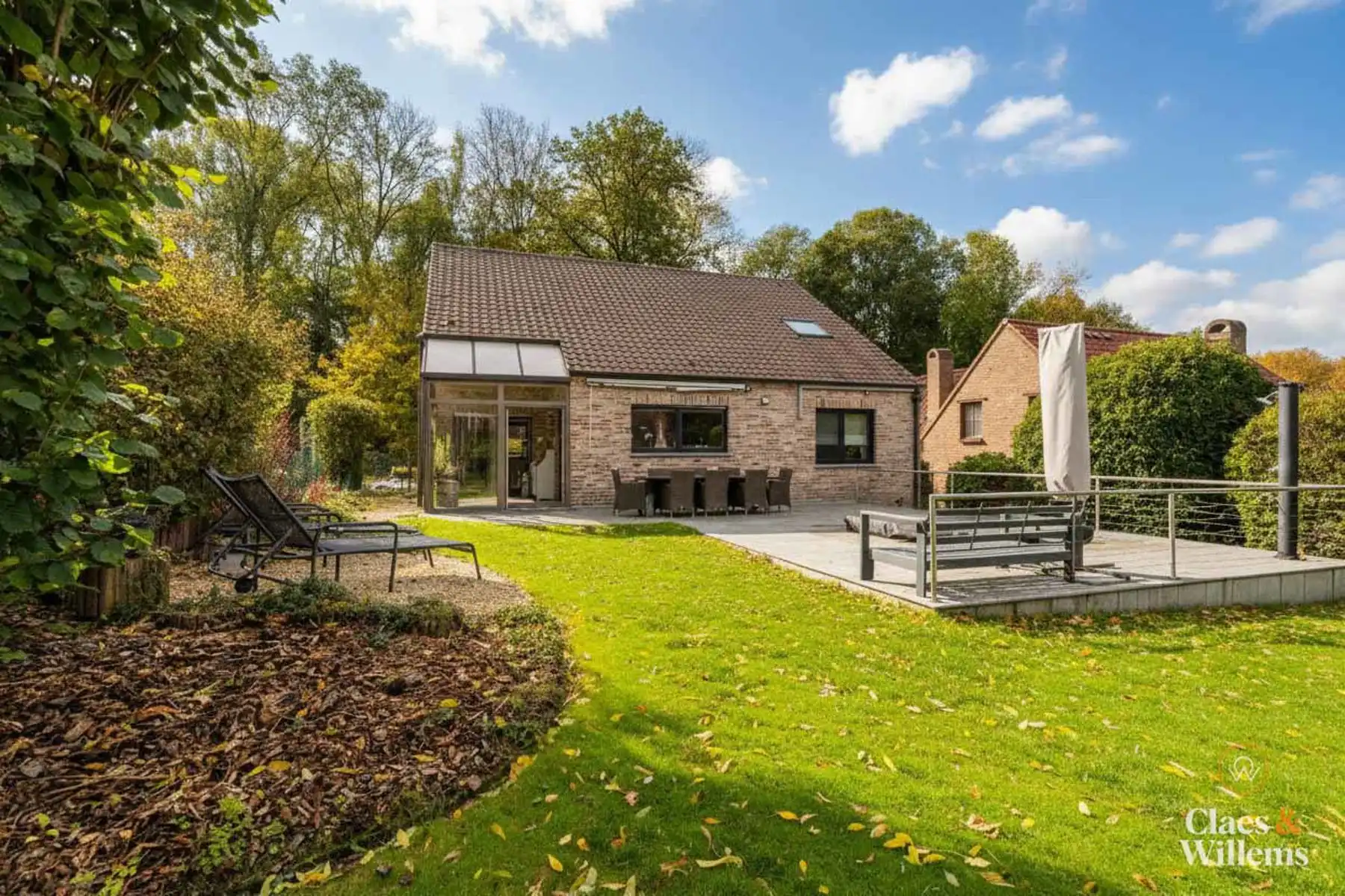 Ruime gezinswoning met 5 slaapkamers. foto 2