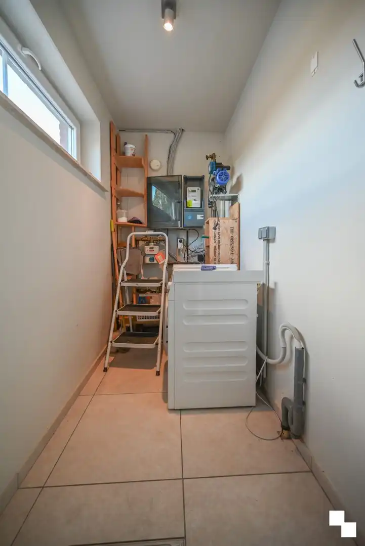 Ruime energiezuinige woning te Wevelgem foto 8