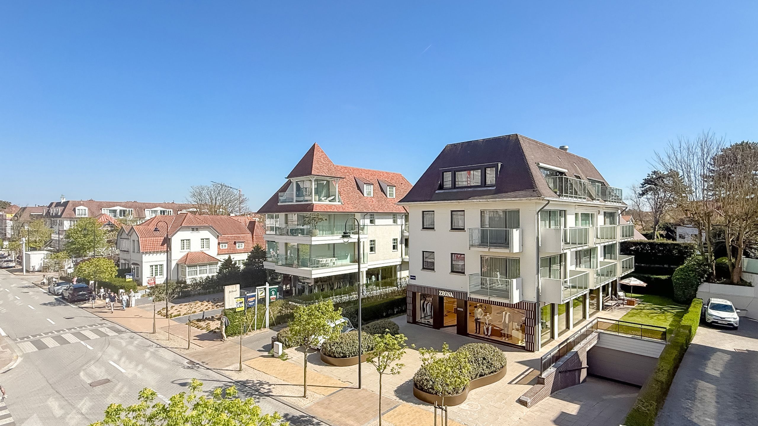 Exclusief hedendaags appartement op toplocatie in het Zoute  foto 2