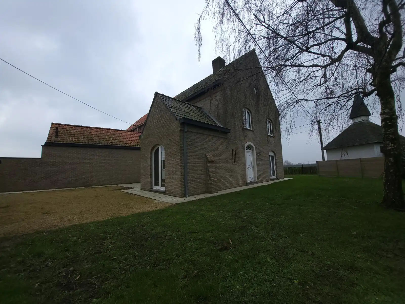 Ruime woning in Dentergem foto {{pictureIndex}}