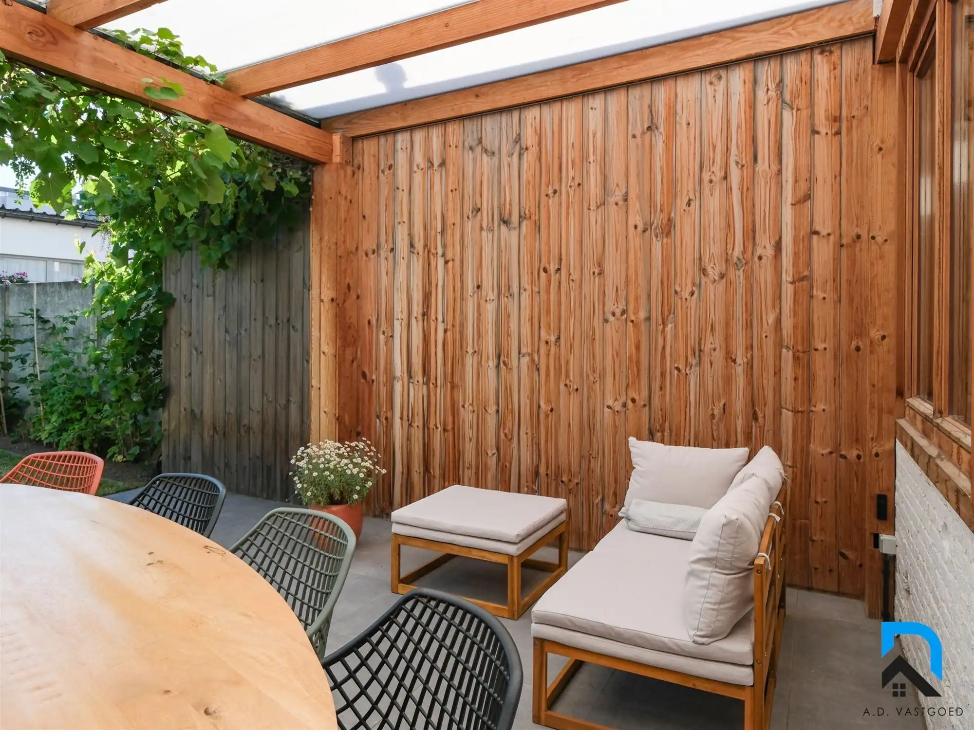Gerenoveerde woning met tuin op toplocatie in Hasselt foto 30