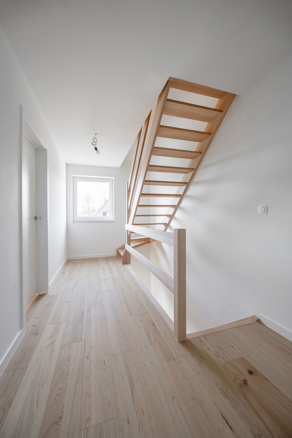 Stijlvolle nieuwbouwkoppelwoning met adembenemend boszicht foto 27