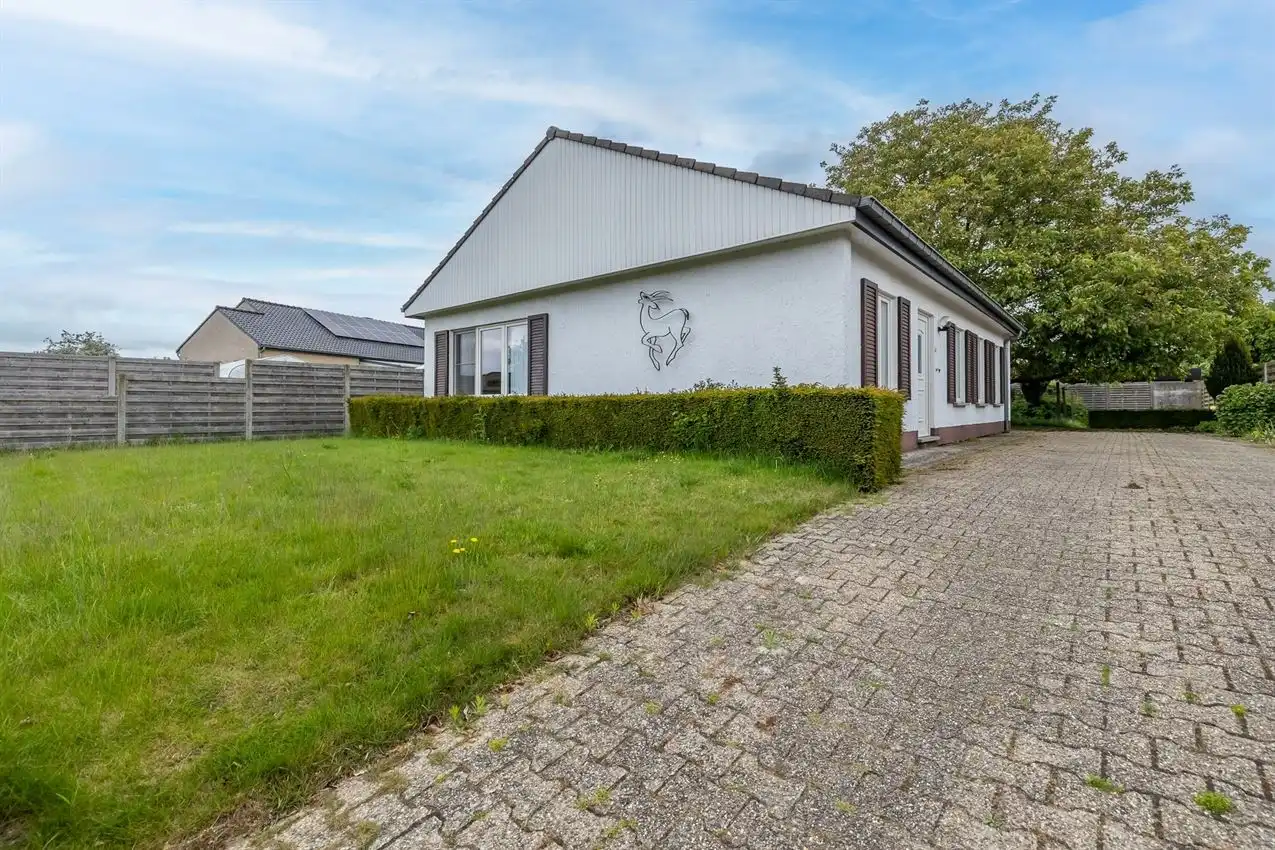 Gelijkvloers, toplocatie, prima indeling, label D, prachtige boom foto 5