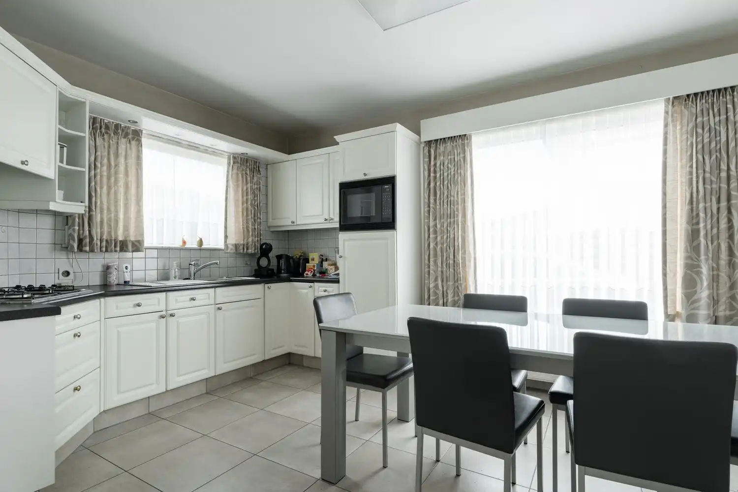 Goed onderhouden 3 SLK woning nabij het centrum van Lommel foto 12