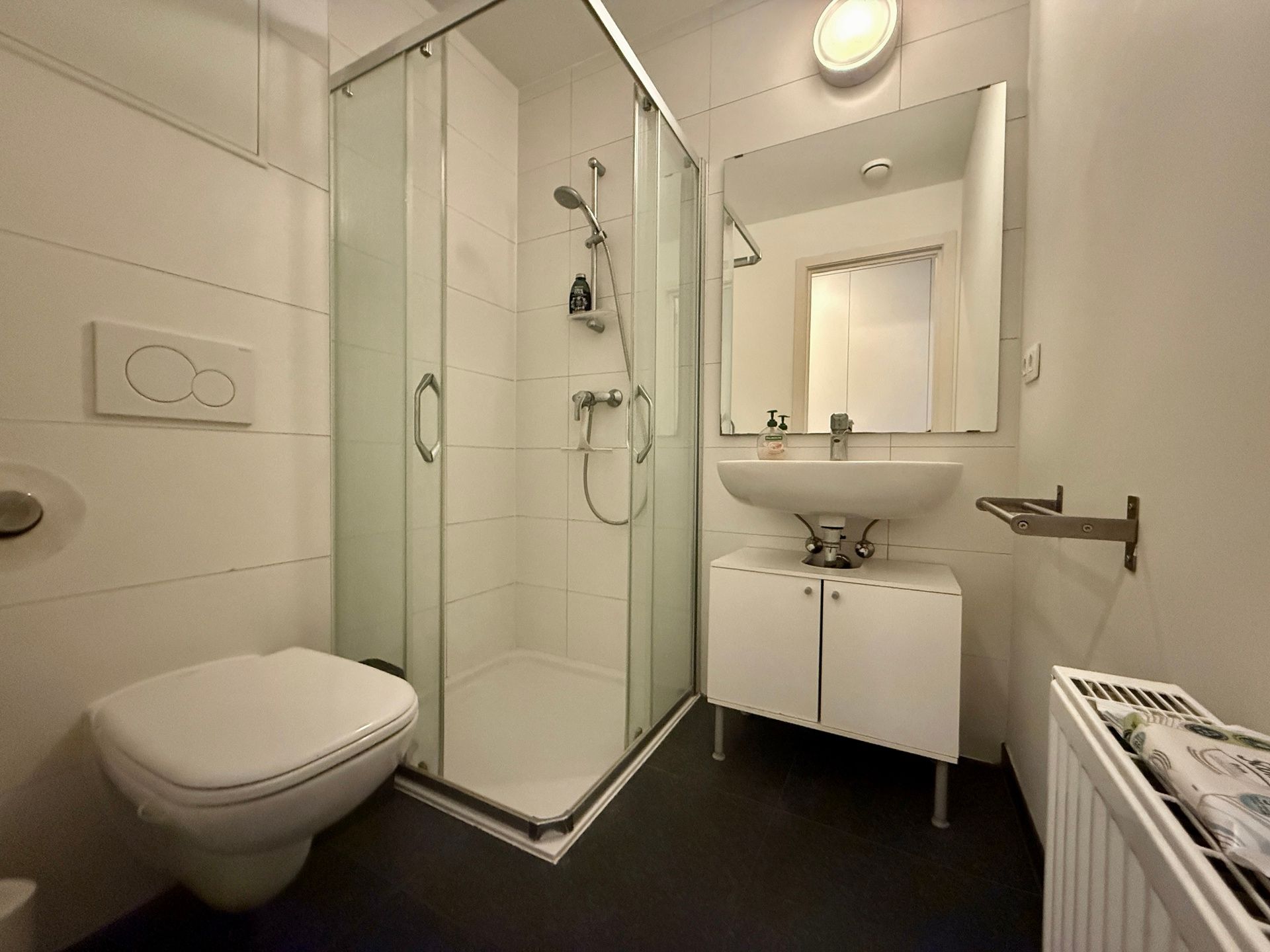 Vernieuwde studio met parking in centrum Leuven foto 7