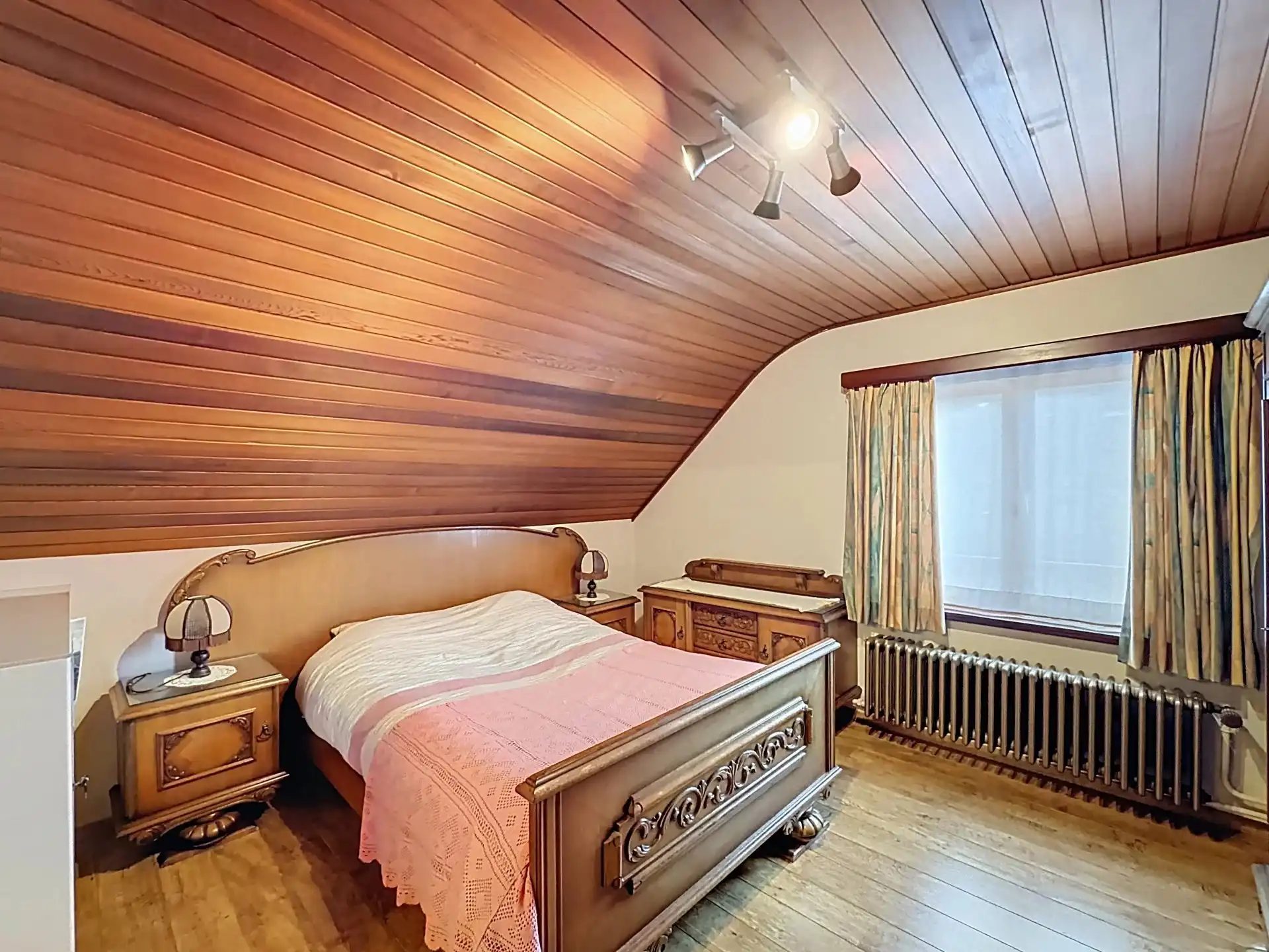 Op te frissen woning met 4 slaapkamers op een groot perceel. foto 25