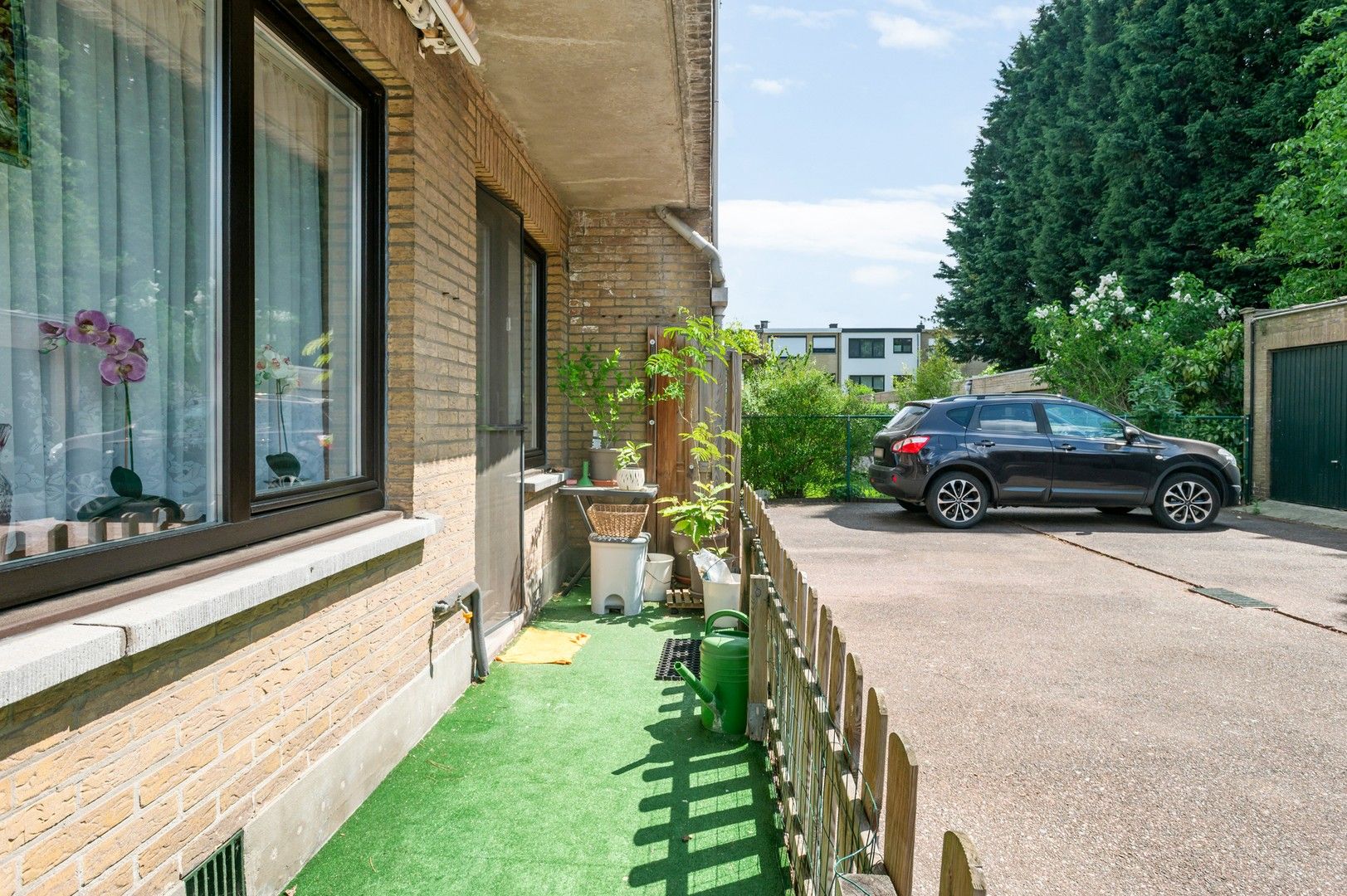 Gelijkvloers app. met terras & garage in rustige buurt foto 10