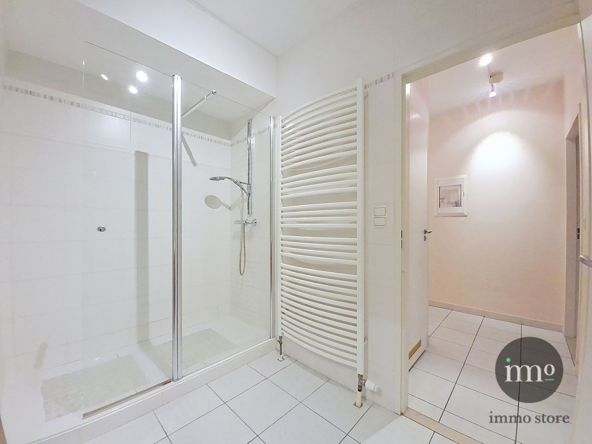 Instapklaar appartement met ondergrondse parking foto 10