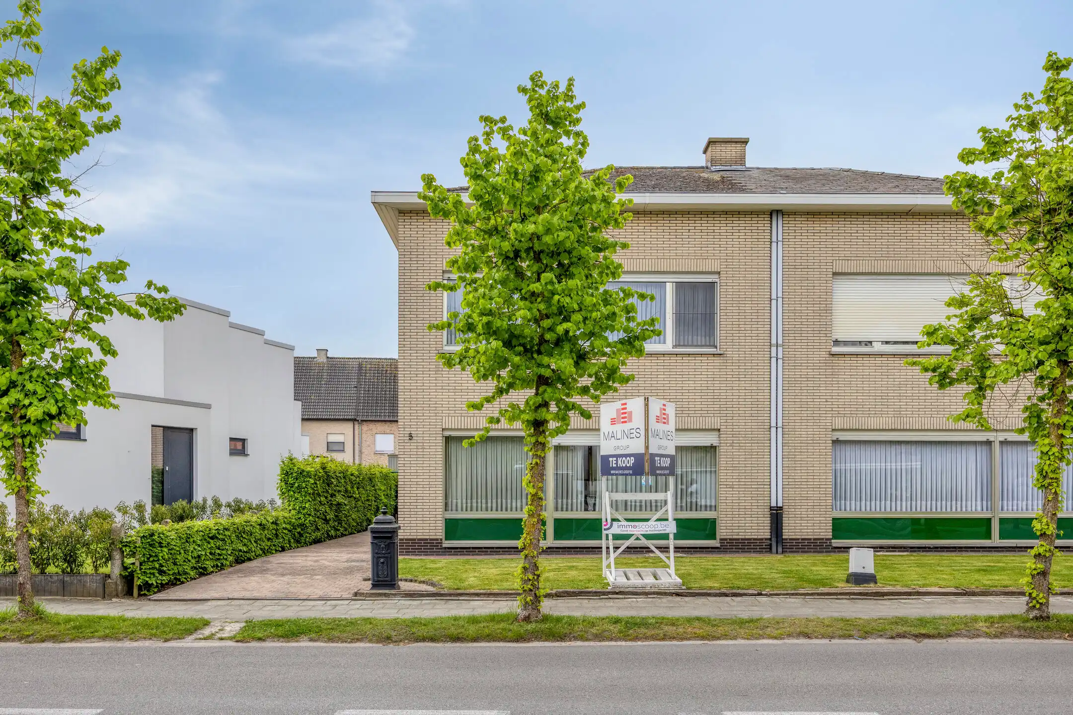 Ideale gezinswoning met 3 slaapkamers en dubbele garage foto 2