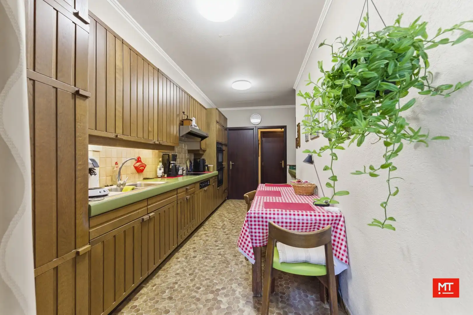 Op te frissen alleenstaande woning met 3 slaapkamers (+ mogelijk), garage en tuin in het centrum van Wervik foto 6