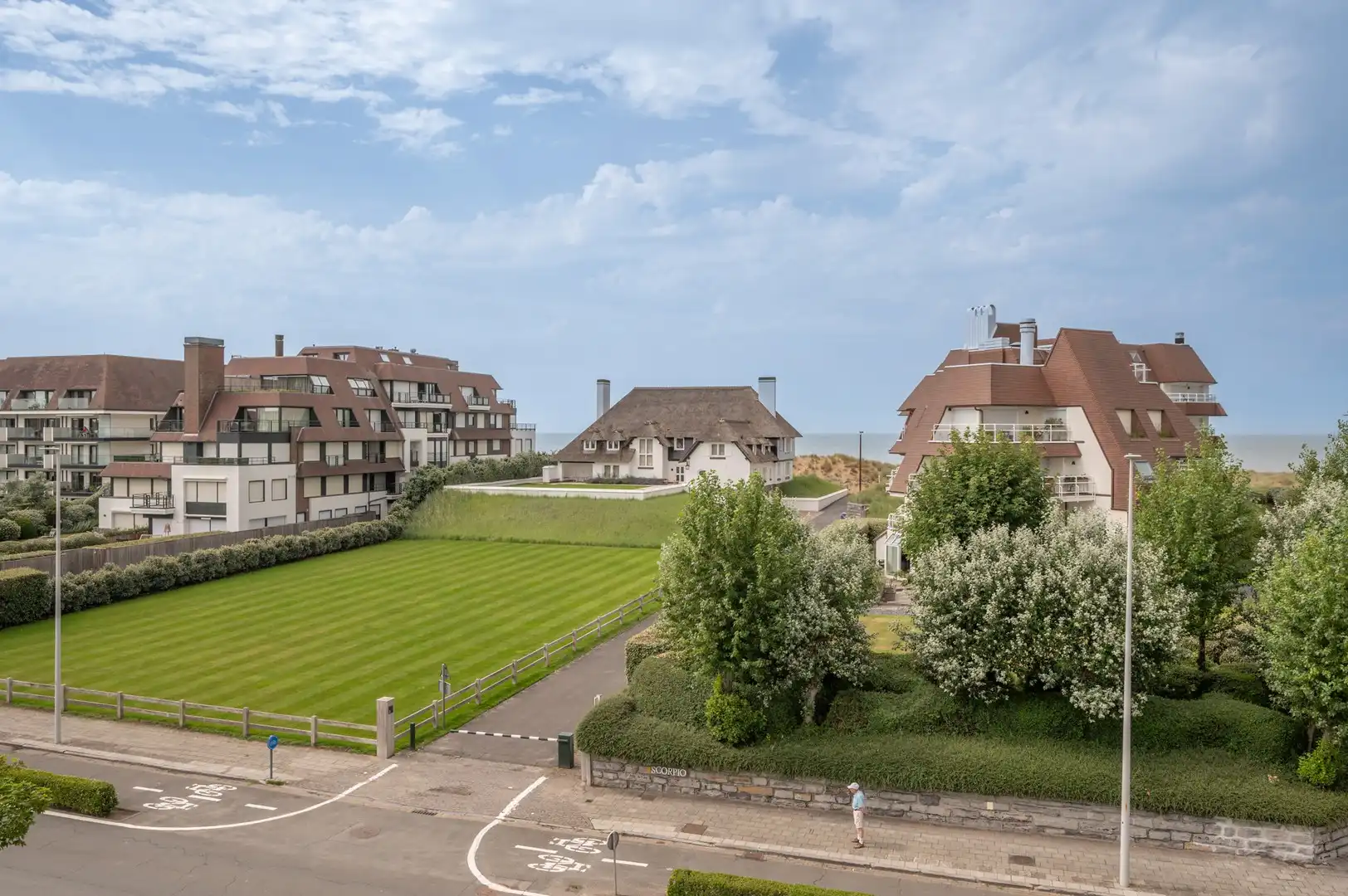 Hoekappartement van 130m² gelegen in een villa residentie in het Zoute. foto 19