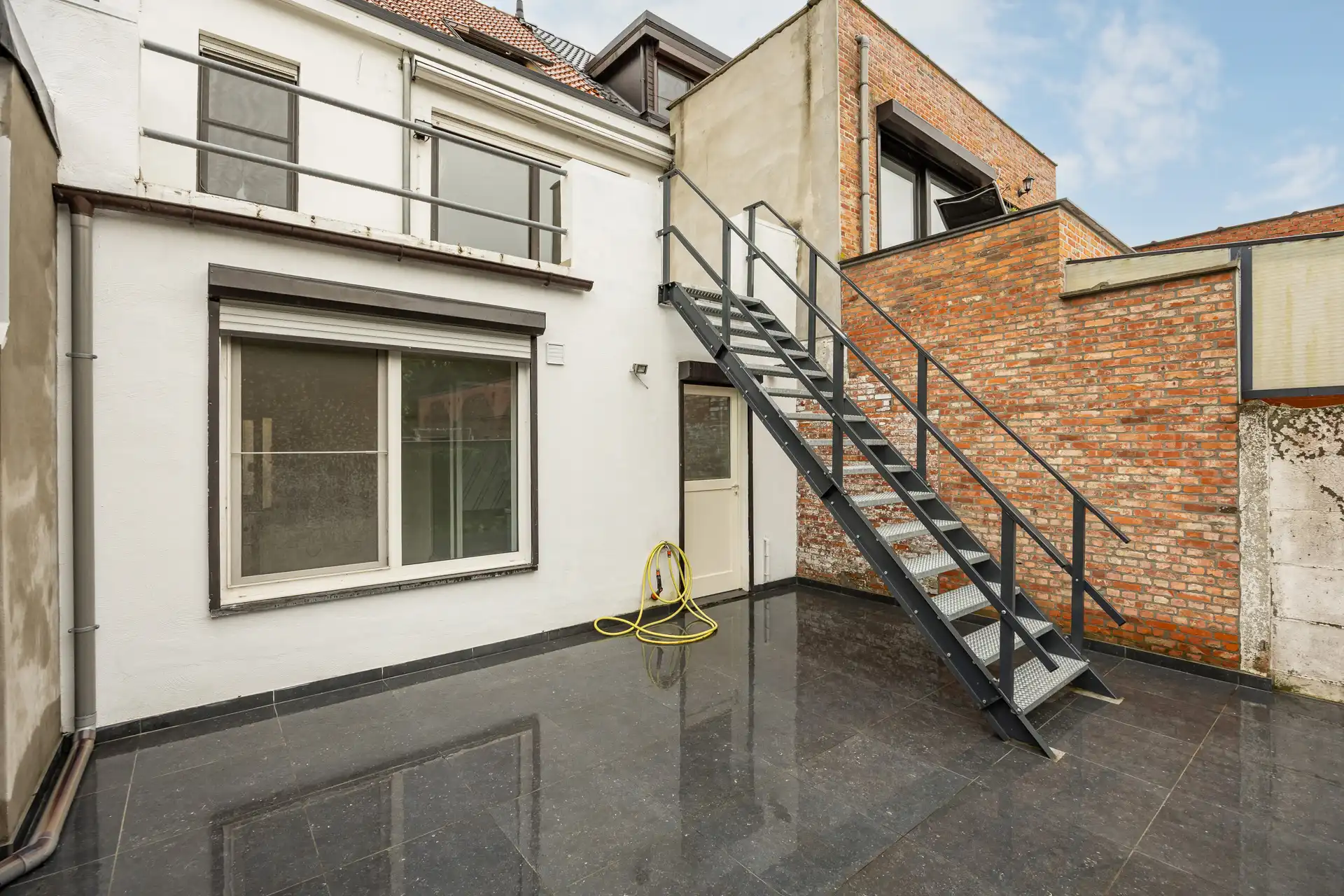 Zeer ruime woning met oprit, garage, terras en grote tuin! foto 14