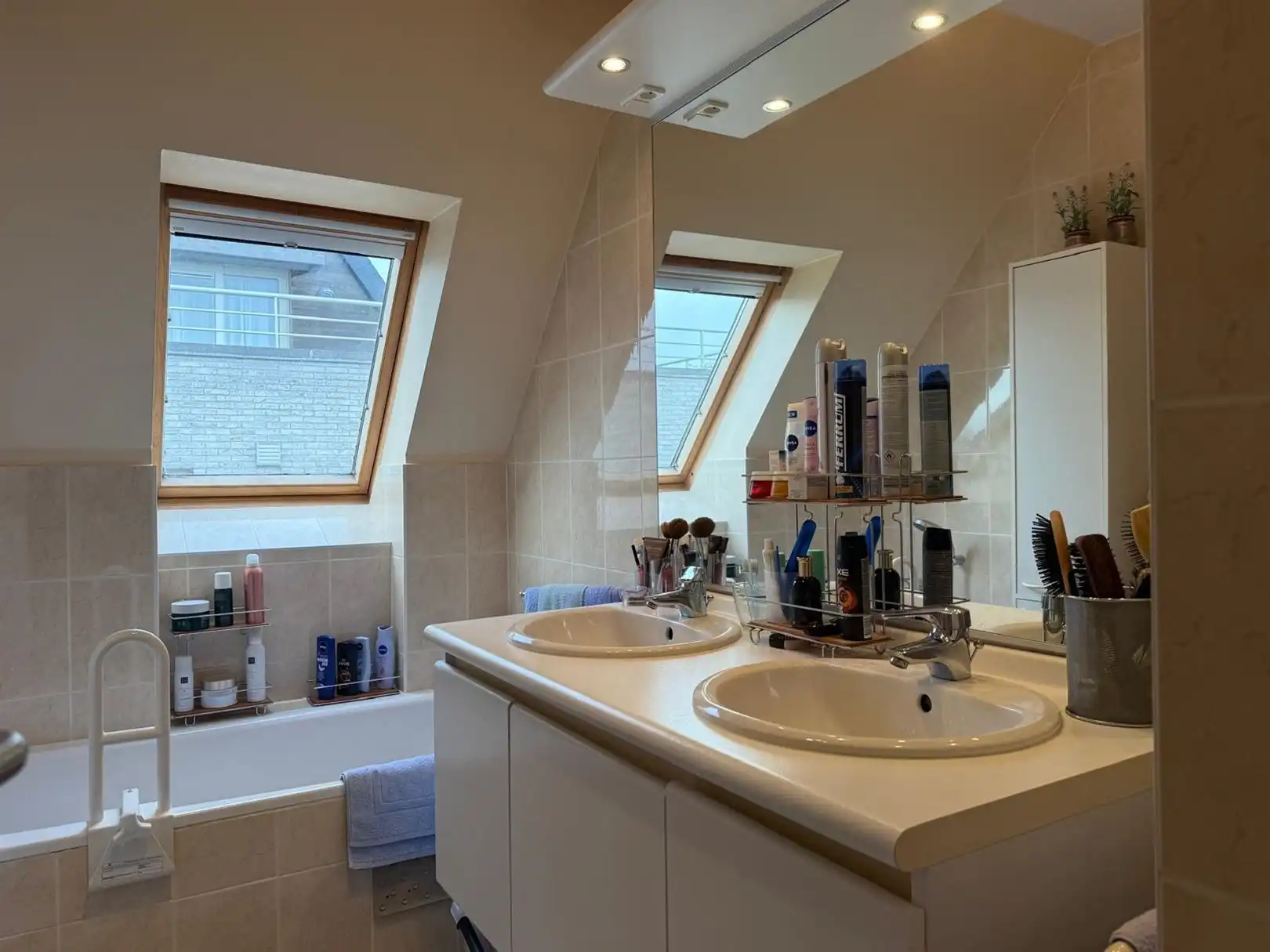 Ongemeubeld 2 slaapkamerappartement foto 7