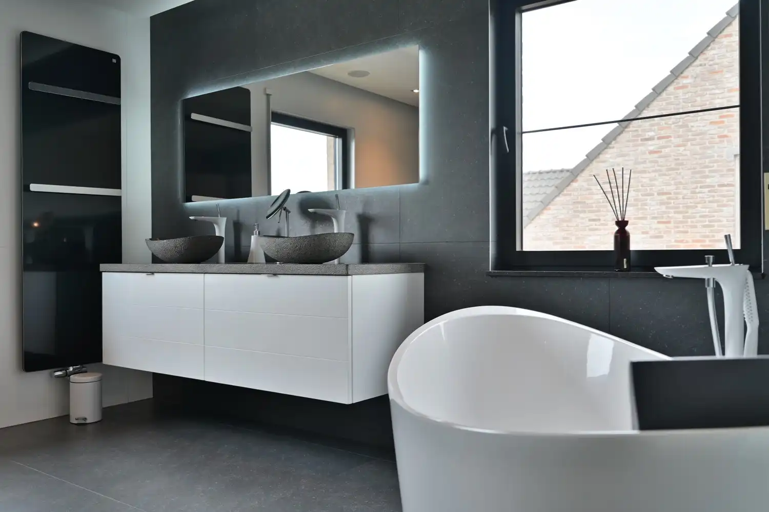 Instapklare topwoning met unieke mogelijkheden op een perceel van 11a75ca in het landelijke Neeroeteren. foto 19