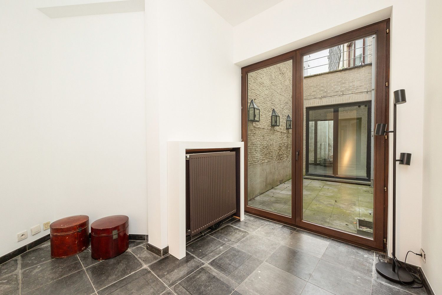 Gelijkvloers appartement  101m² met buitenruimte 20m² en ruime kelder op toplocatie aan het Mechelseplein in hartje Antwerpen foto 12