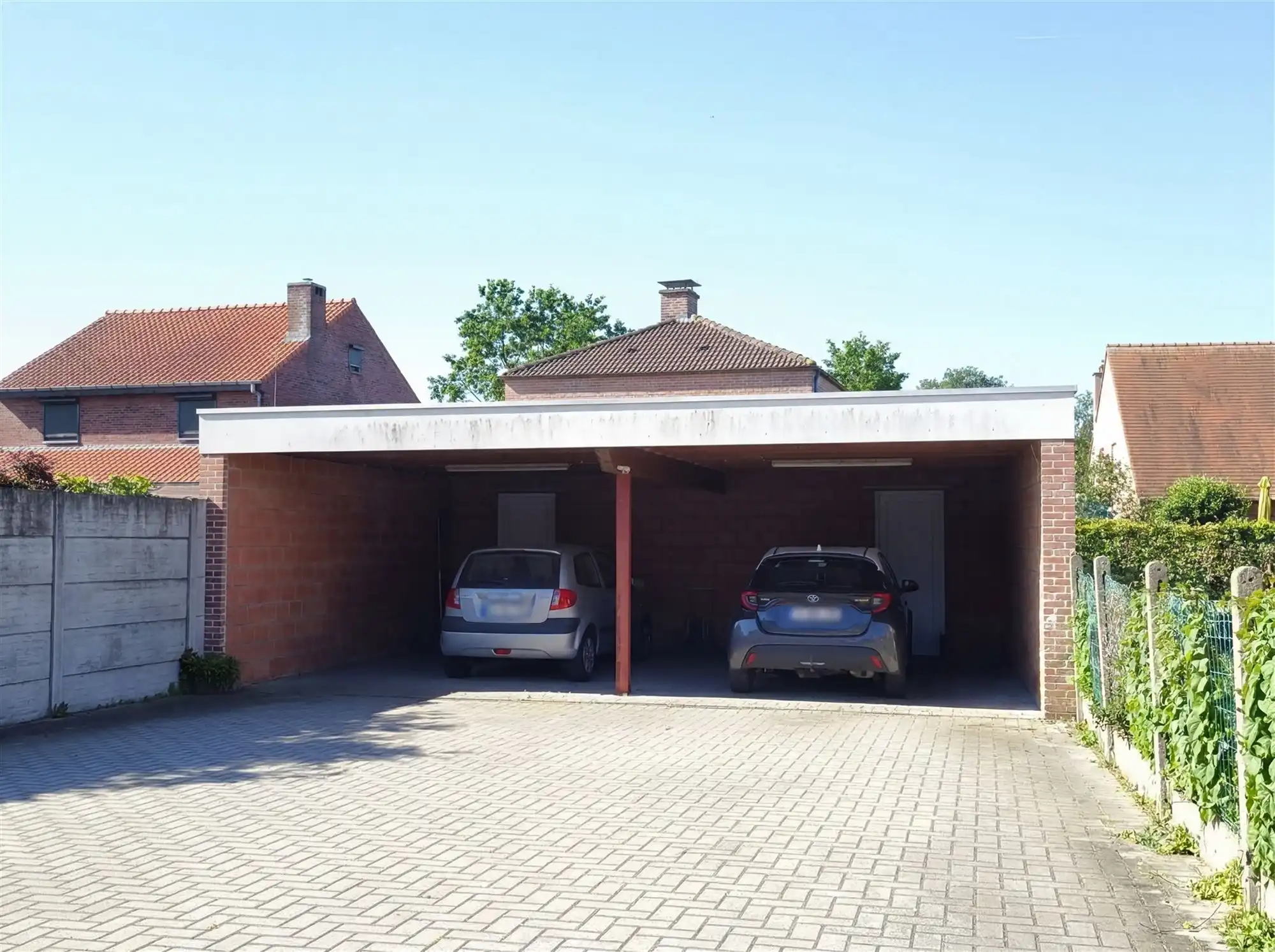 Appartement met groot terras, 2 slaapkamers, dressing en carport. In gebouw met slechts 2 appartementen. foto 20